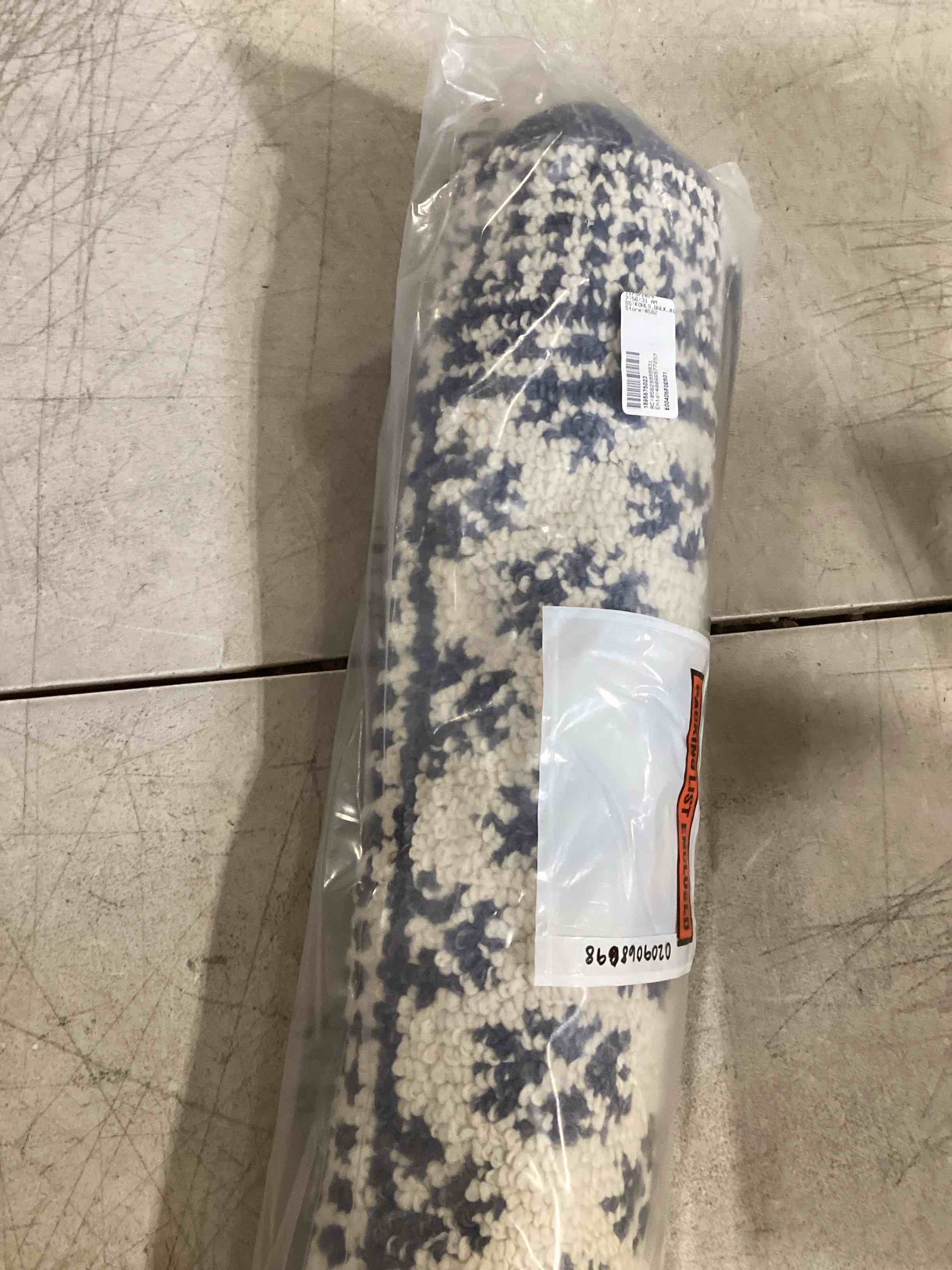 https://s3.amazonaws.com/lotting-images-prod/bidfta/PPE1730945_1749058214994.jpeg