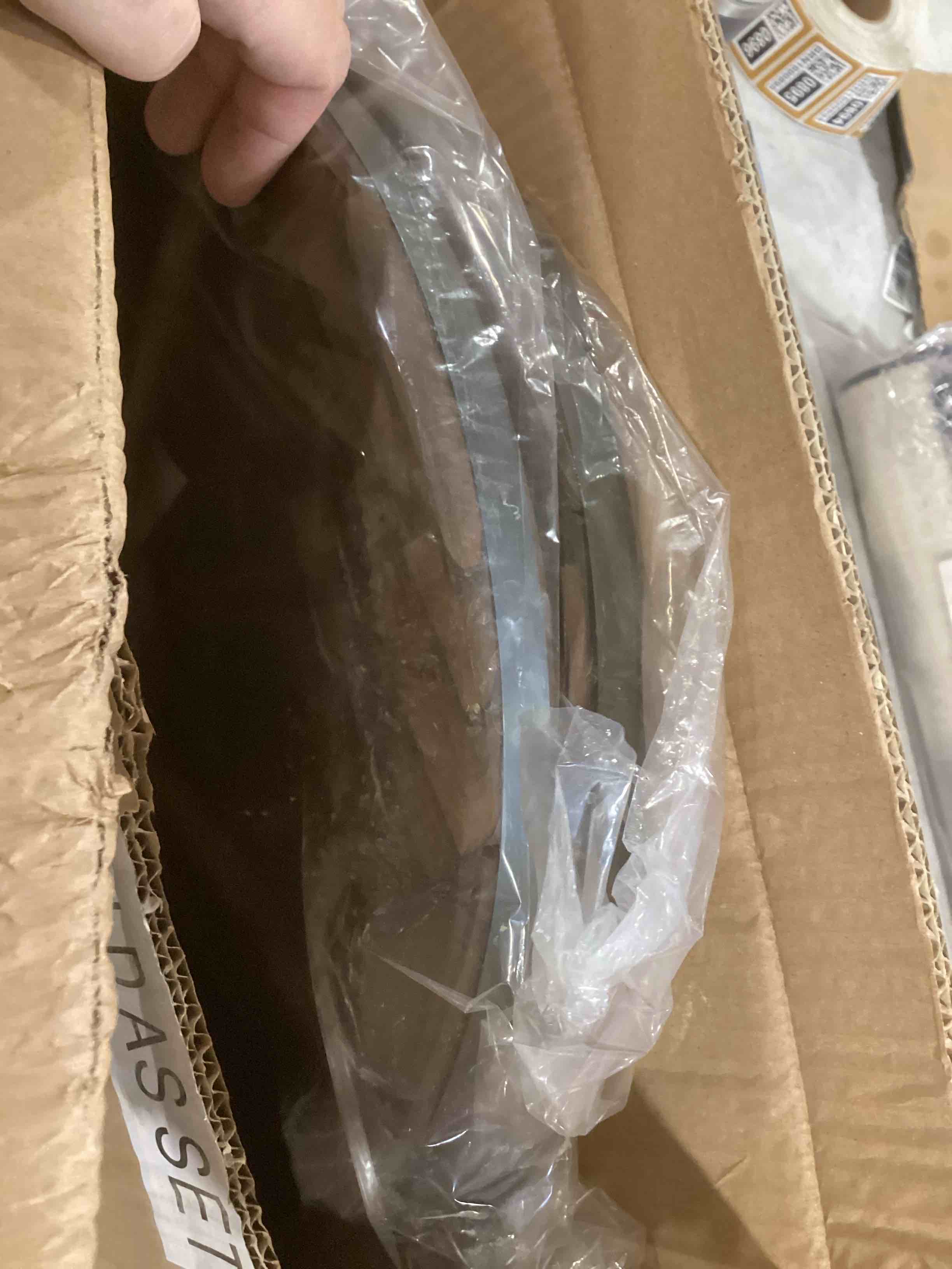 https://s3.amazonaws.com/lotting-images-prod/bidfta/PPE1731832_1750098649507.jpeg