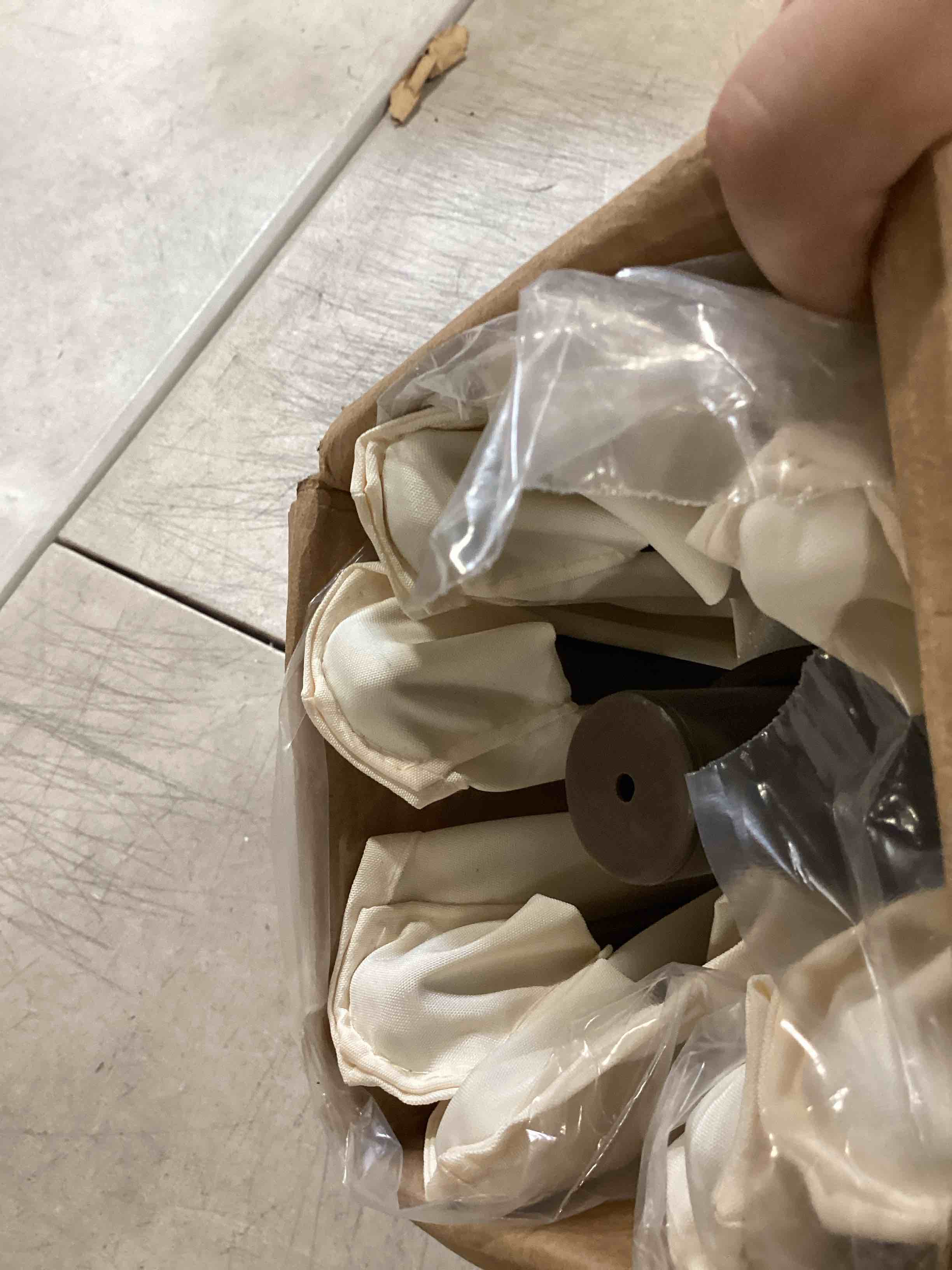https://s3.amazonaws.com/lotting-images-prod/bidfta/PPE1731982_1750255576167.jpeg