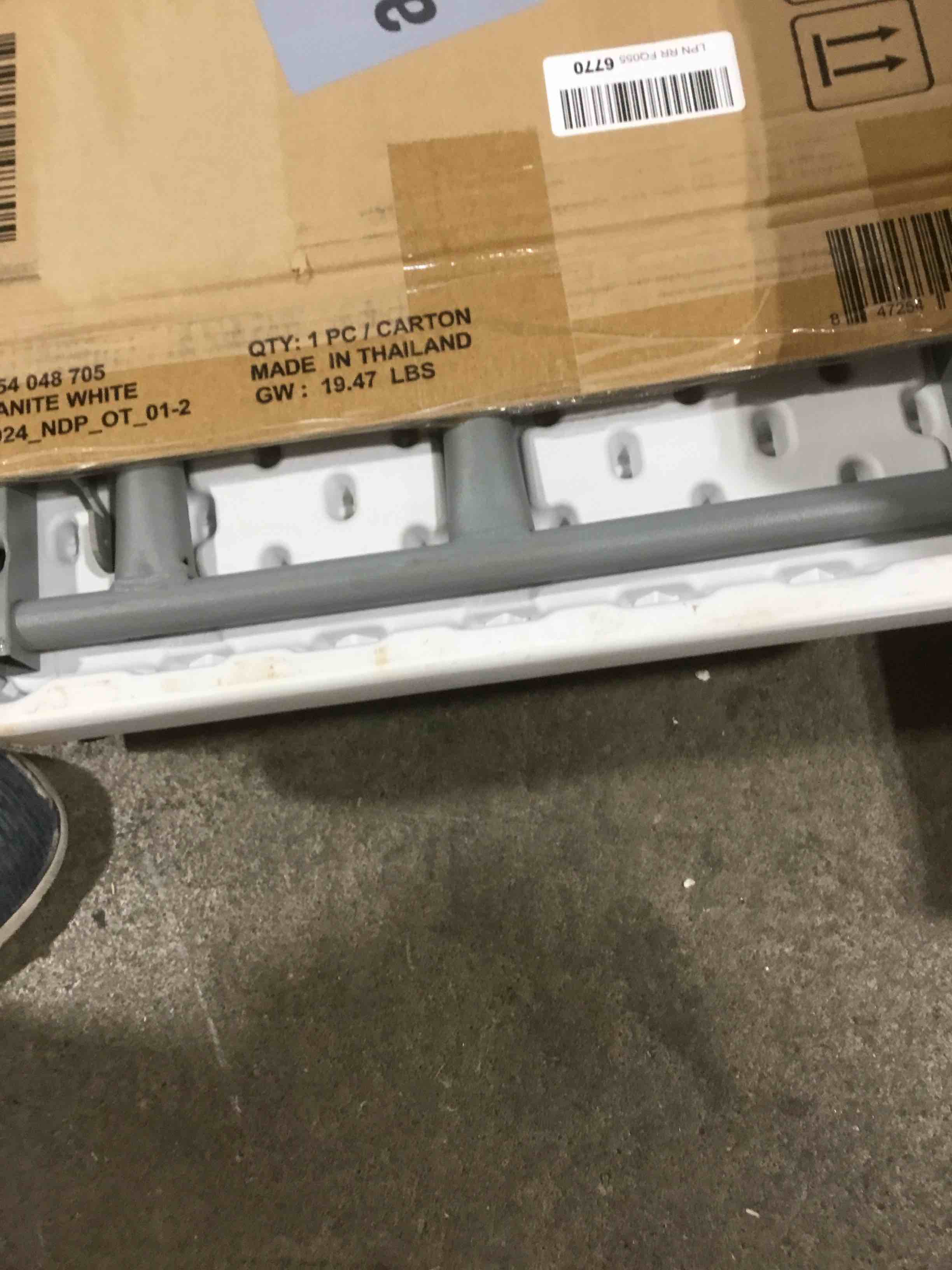 https://s3.amazonaws.com/lotting-images-prod/bidfta/PPE1731995_1750259782126.jpeg