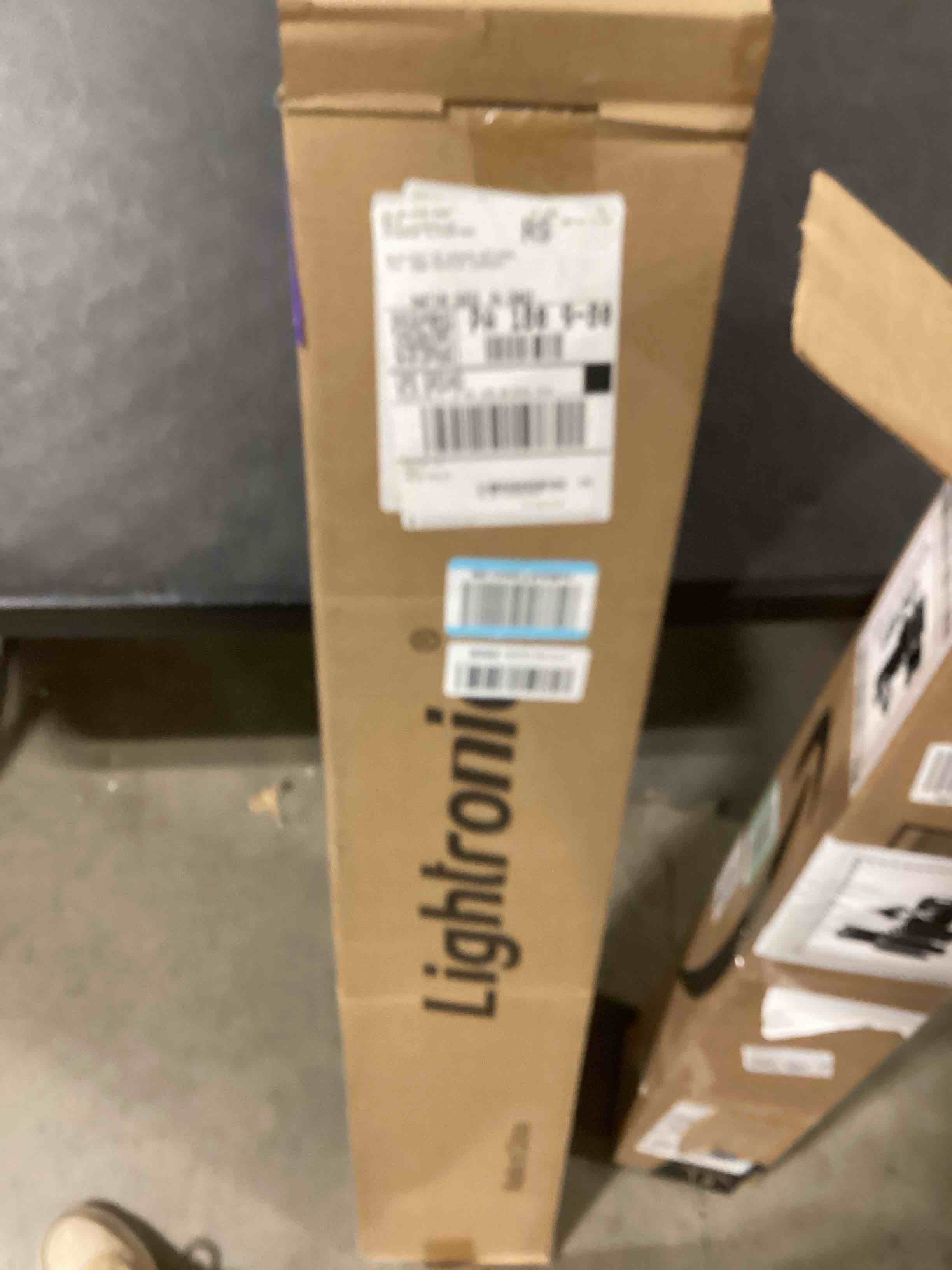 https://s3.amazonaws.com/lotting-images-prod/bidfta/PPE1732778_1746552391032.jpeg