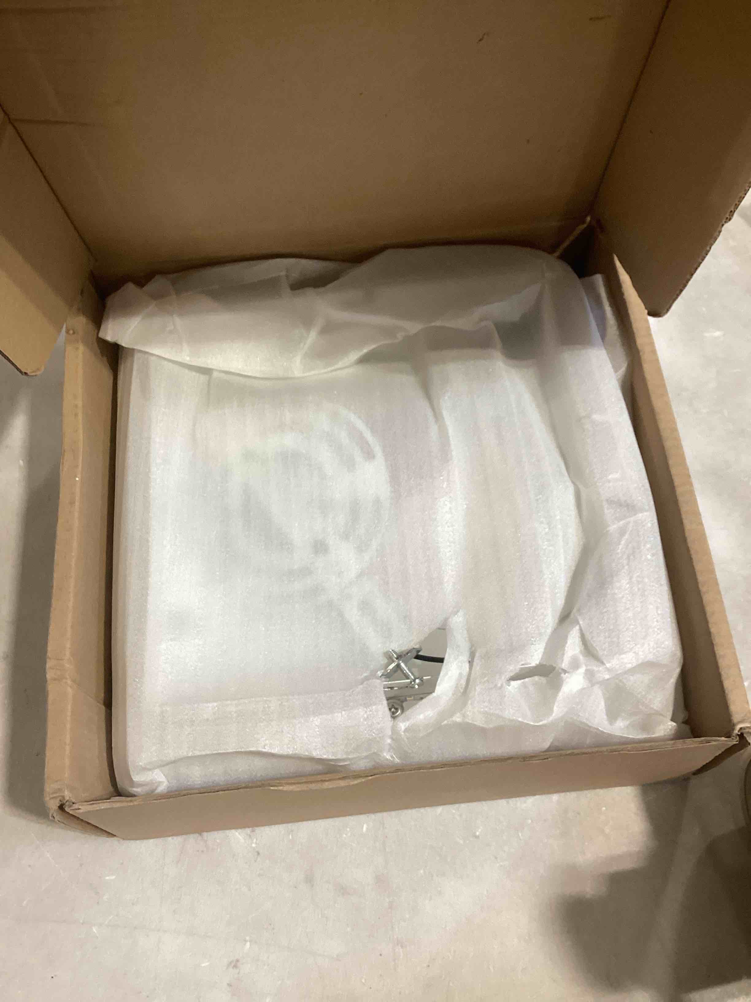 https://s3.amazonaws.com/lotting-images-prod/bidfta/PPE1733850_1749576424886.jpeg