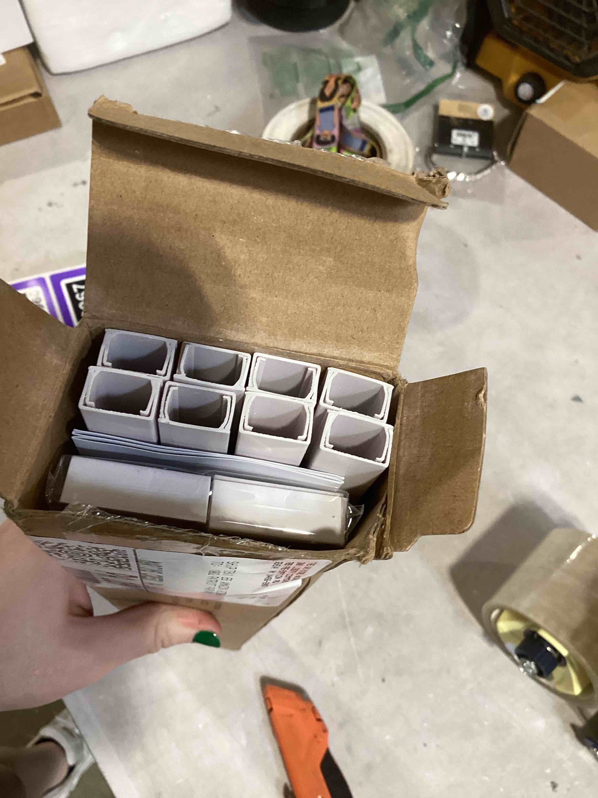 https://s3.amazonaws.com/lotting-images-prod/bidfta/PPE1733966_1749649837267.jpeg