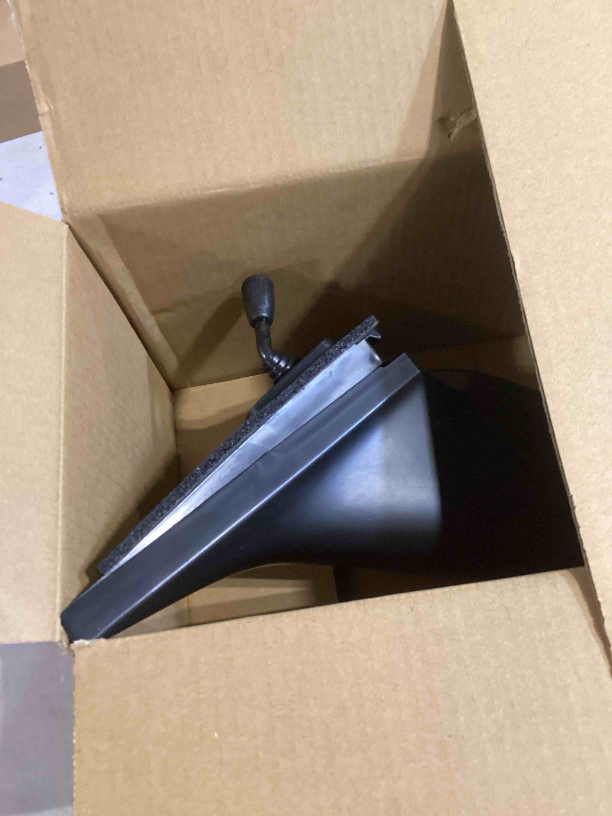 https://s3.amazonaws.com/lotting-images-prod/bidfta/PPE1734032_1749654355550.jpeg