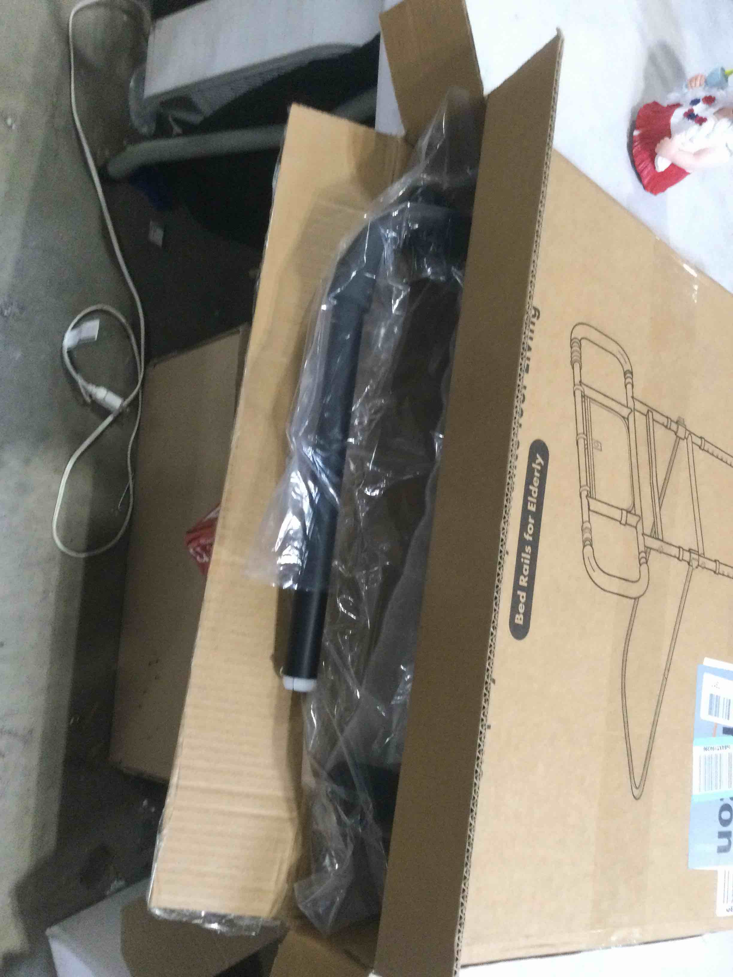 https://s3.amazonaws.com/lotting-images-prod/bidfta/PPE1734329_1750704078437.jpeg