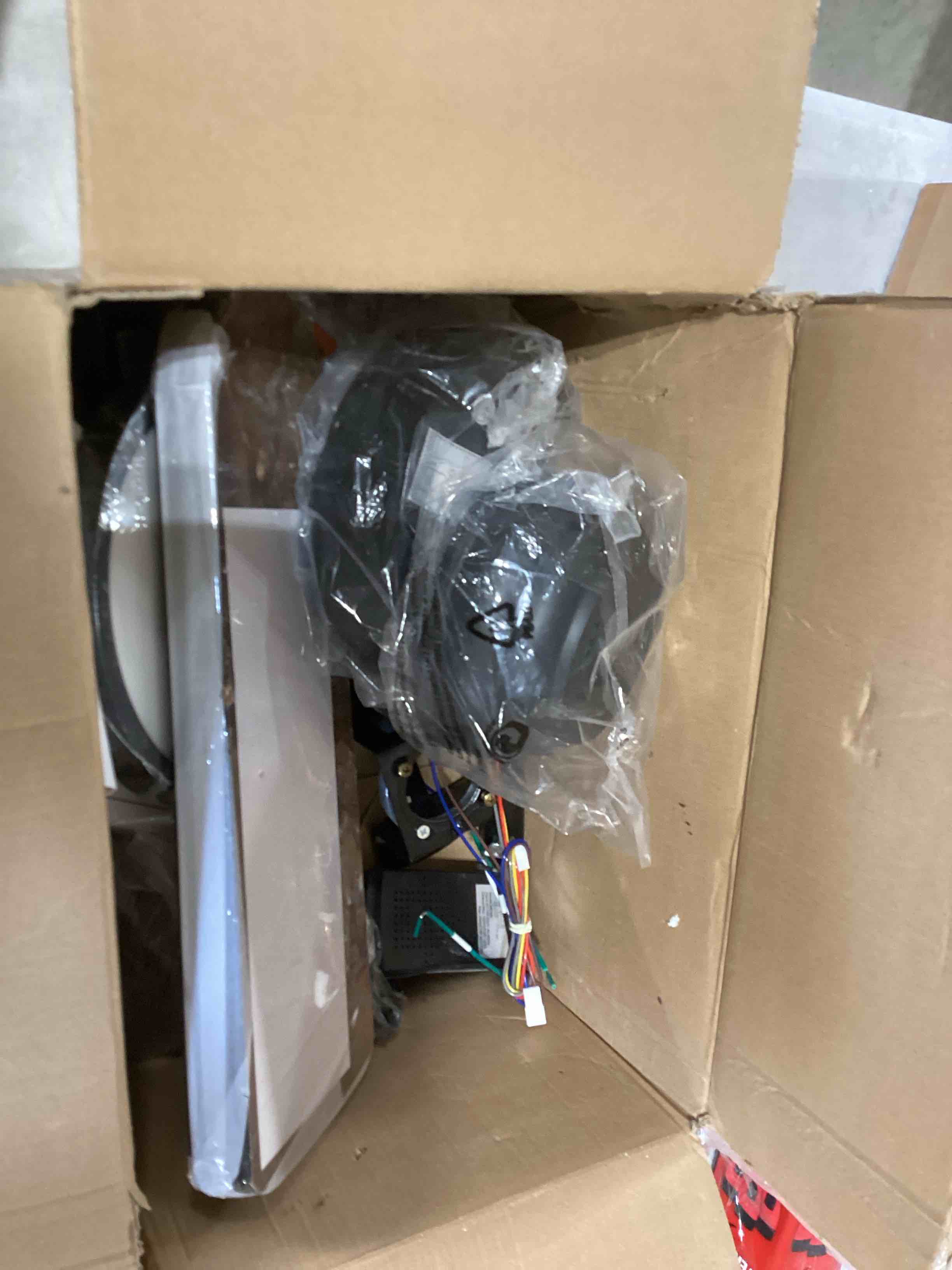 https://s3.amazonaws.com/lotting-images-prod/bidfta/PPE1734424_1751044434448.jpeg