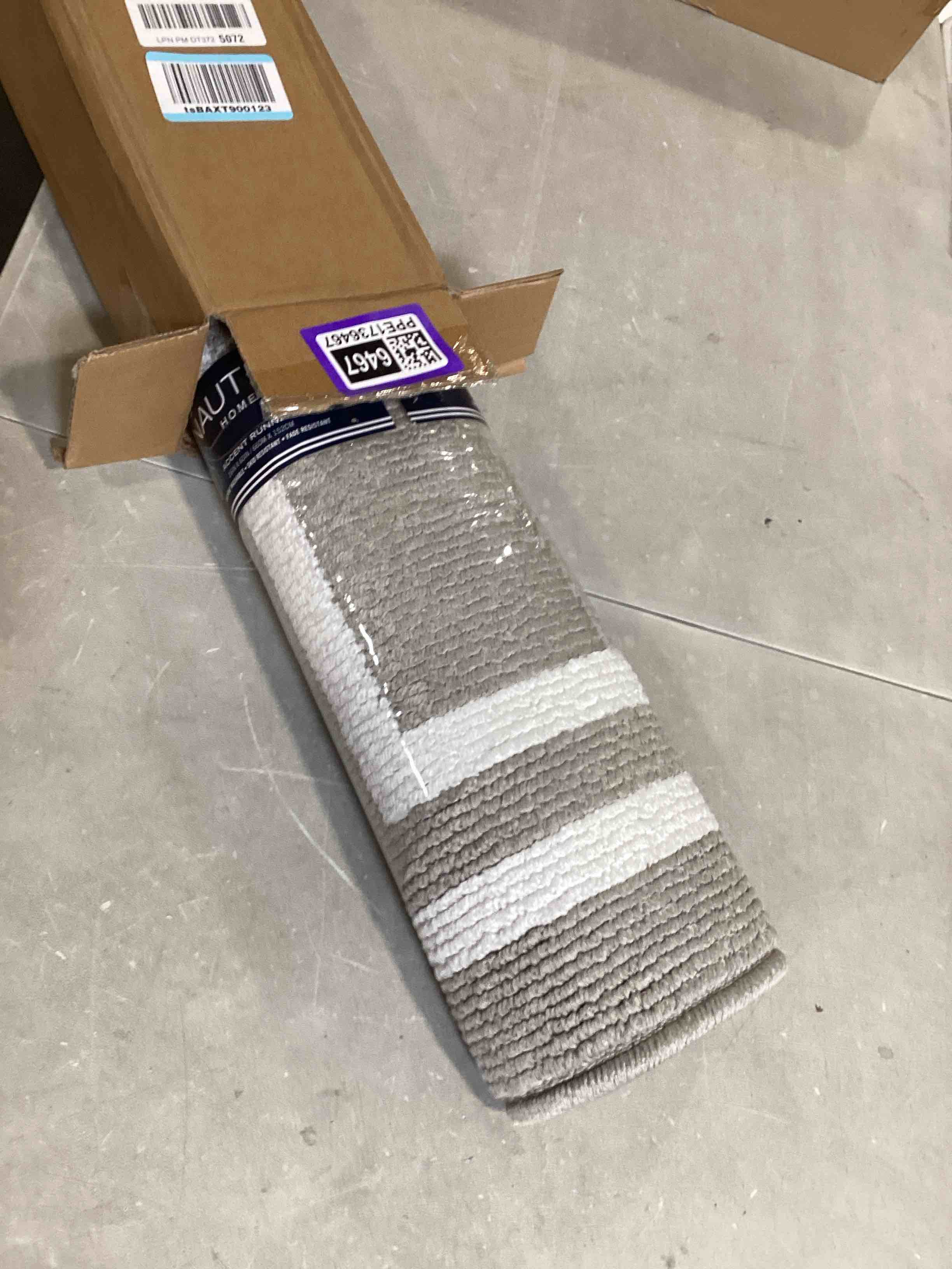 https://s3.amazonaws.com/lotting-images-prod/bidfta/PPE1736467_1745429271524.jpeg