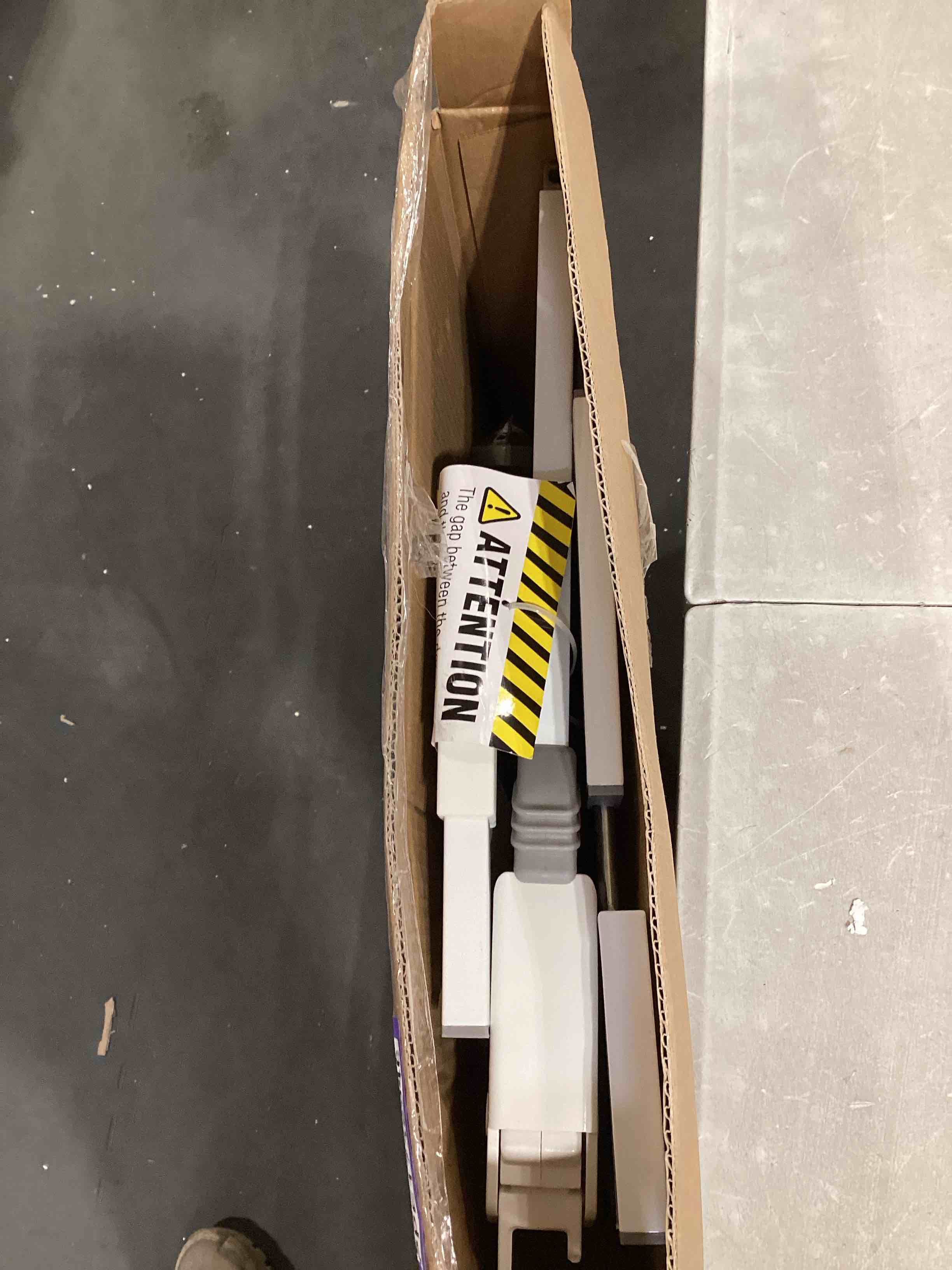 https://s3.amazonaws.com/lotting-images-prod/bidfta/PPE1736646_1745590109213.jpeg