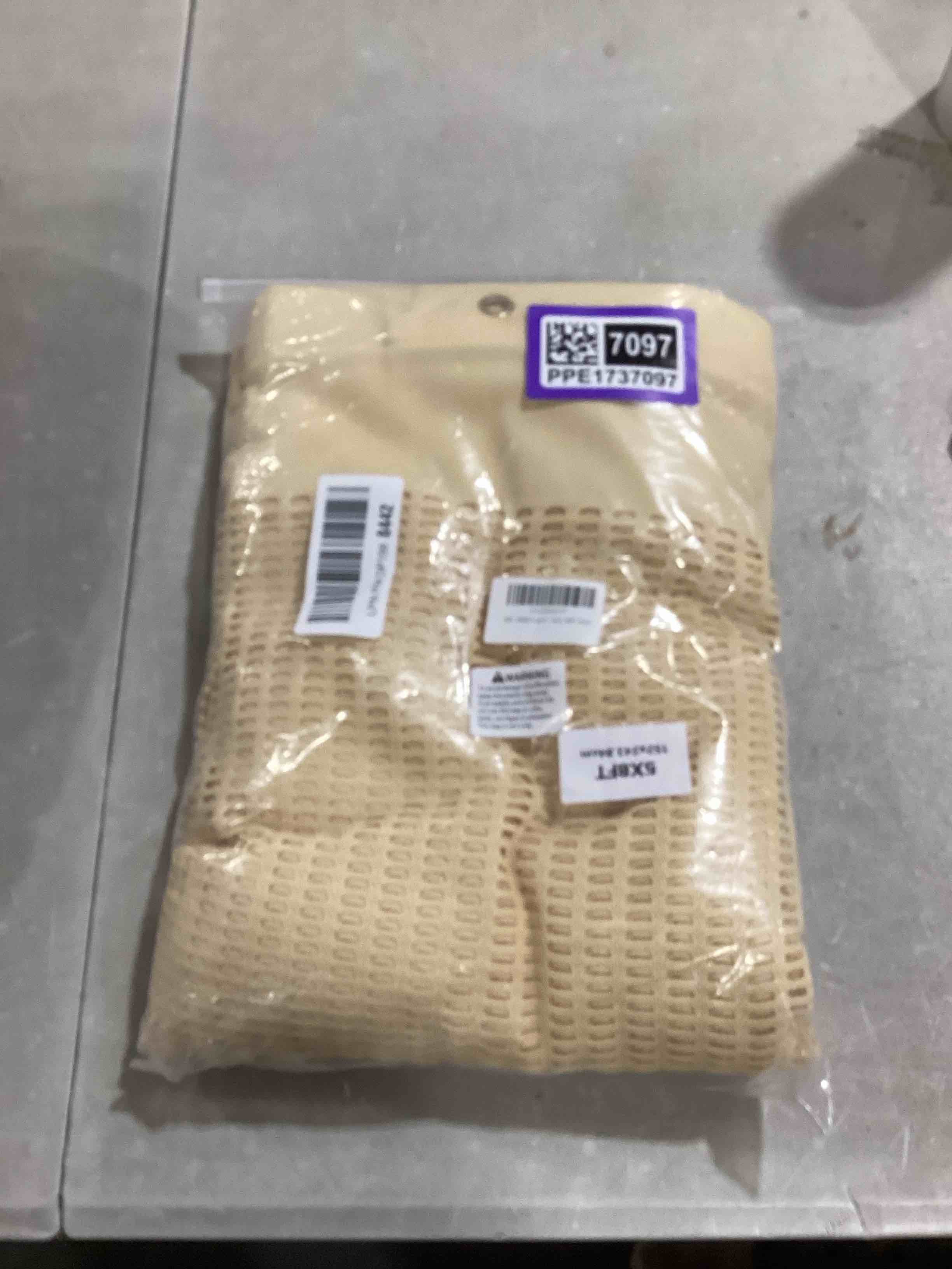 https://s3.amazonaws.com/lotting-images-prod/bidfta/PPE1737097_1746098008784.jpeg