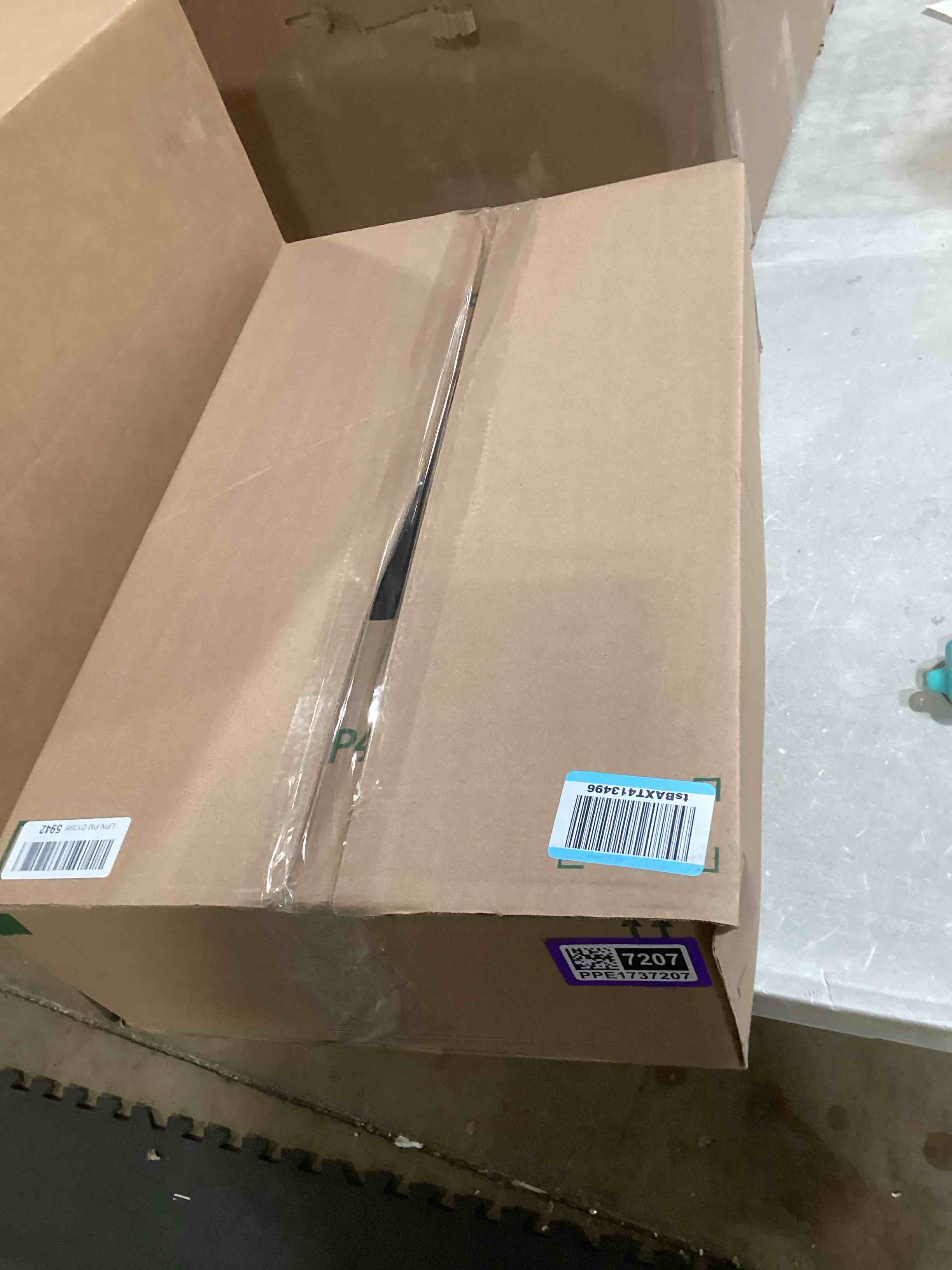 https://s3.amazonaws.com/lotting-images-prod/bidfta/PPE1737207_1746112831233.jpeg
