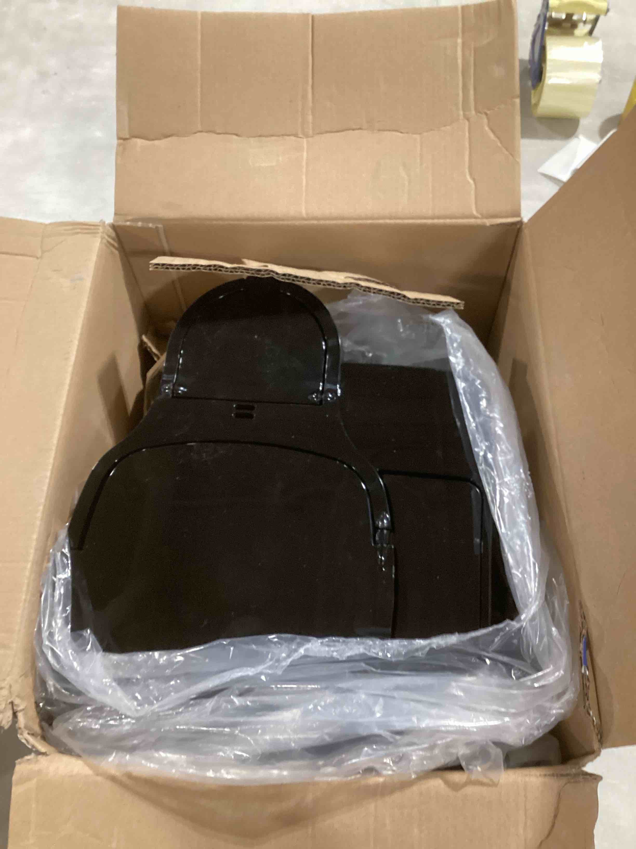 https://s3.amazonaws.com/lotting-images-prod/bidfta/PPE1737457_1746280498216.jpeg