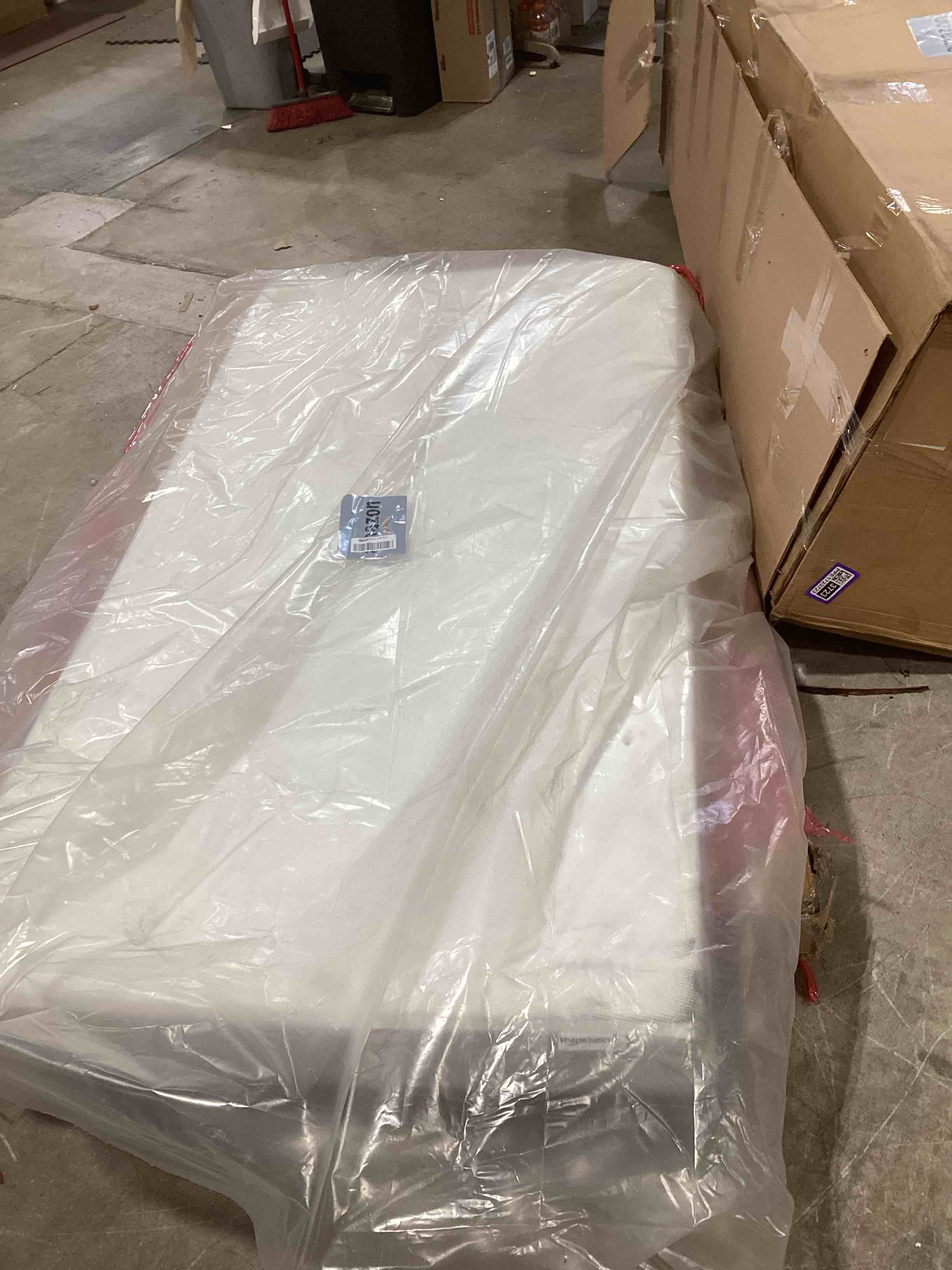 https://s3.amazonaws.com/lotting-images-prod/bidfta/PPE1737516_1746456239454.jpeg