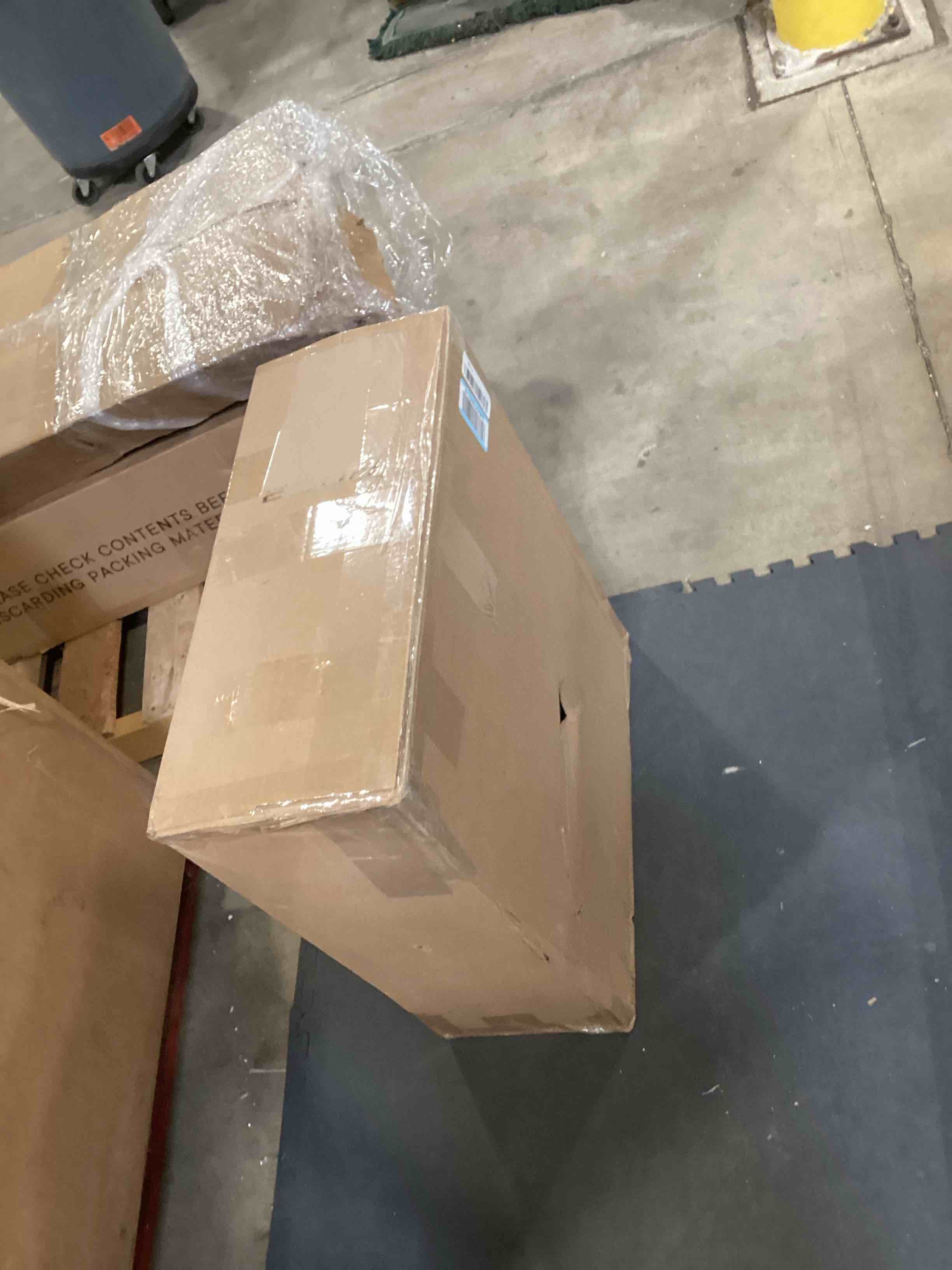 https://s3.amazonaws.com/lotting-images-prod/bidfta/PPE1737971_1746817349426.jpeg
