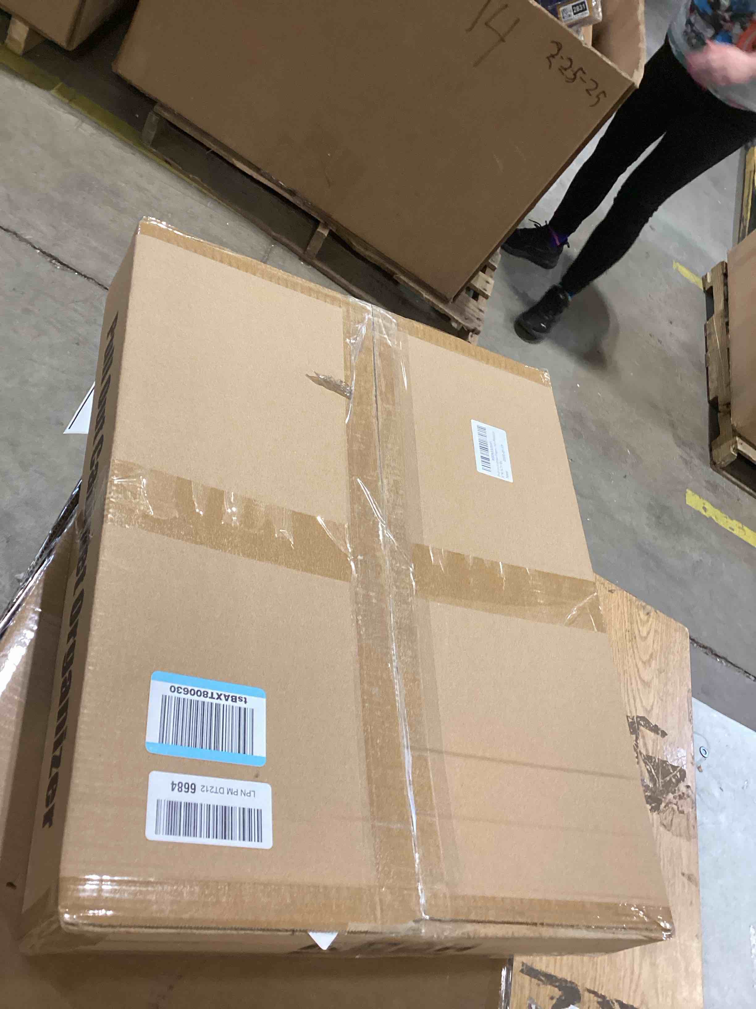 https://s3.amazonaws.com/lotting-images-prod/bidfta/PPE1738277_1746713315272.jpeg