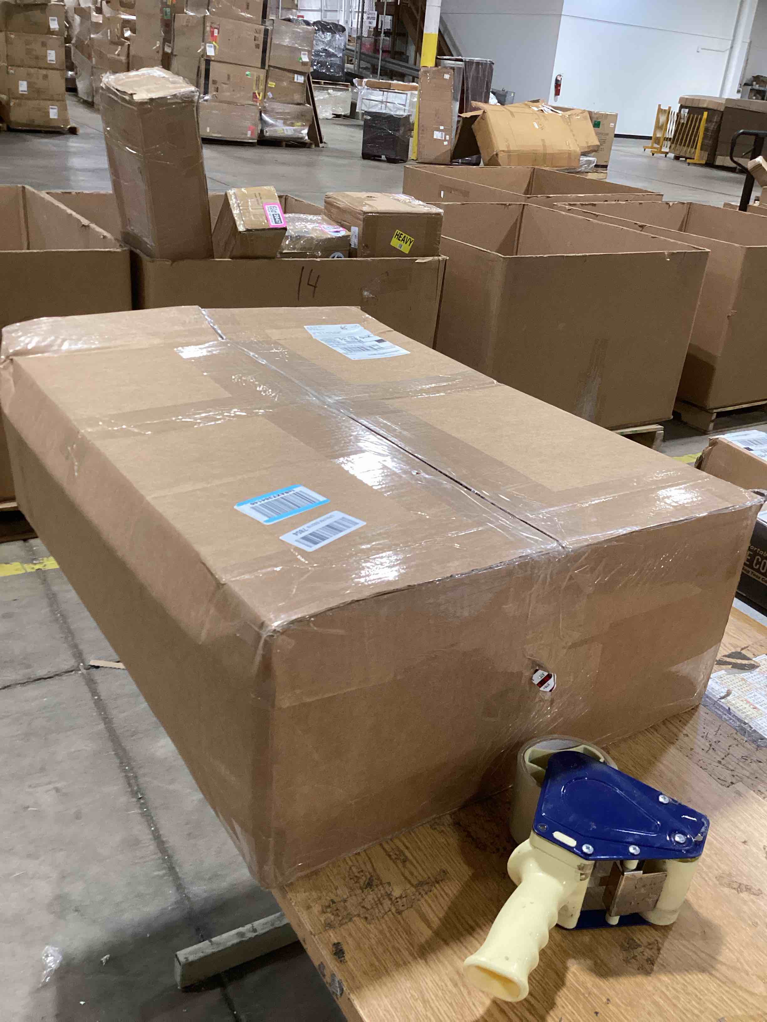 https://s3.amazonaws.com/lotting-images-prod/bidfta/PPE1738480_1747136780032.jpeg