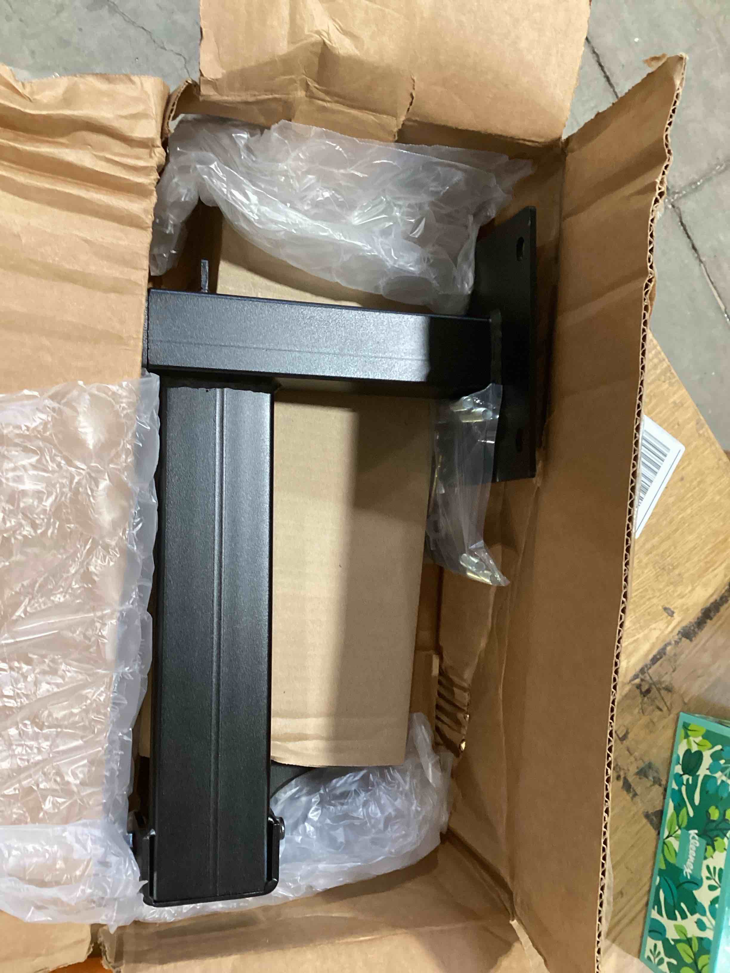https://s3.amazonaws.com/lotting-images-prod/bidfta/PPE1739409_1748368008431.jpeg