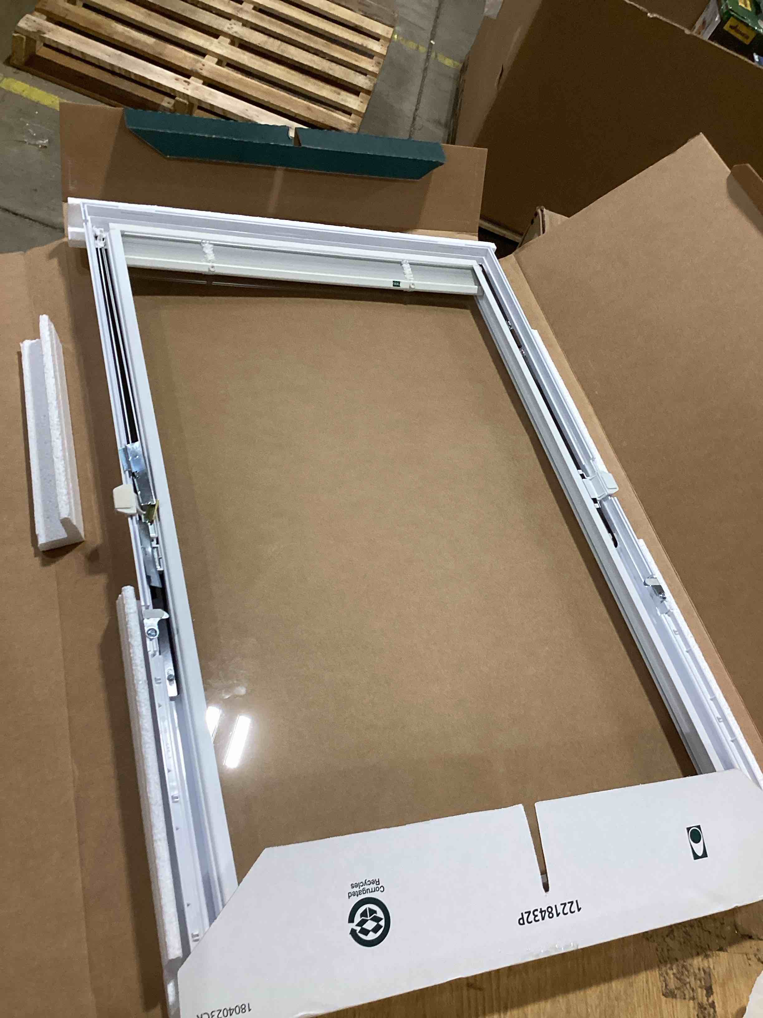 https://s3.amazonaws.com/lotting-images-prod/bidfta/PPE1739946_1748951619799.jpeg