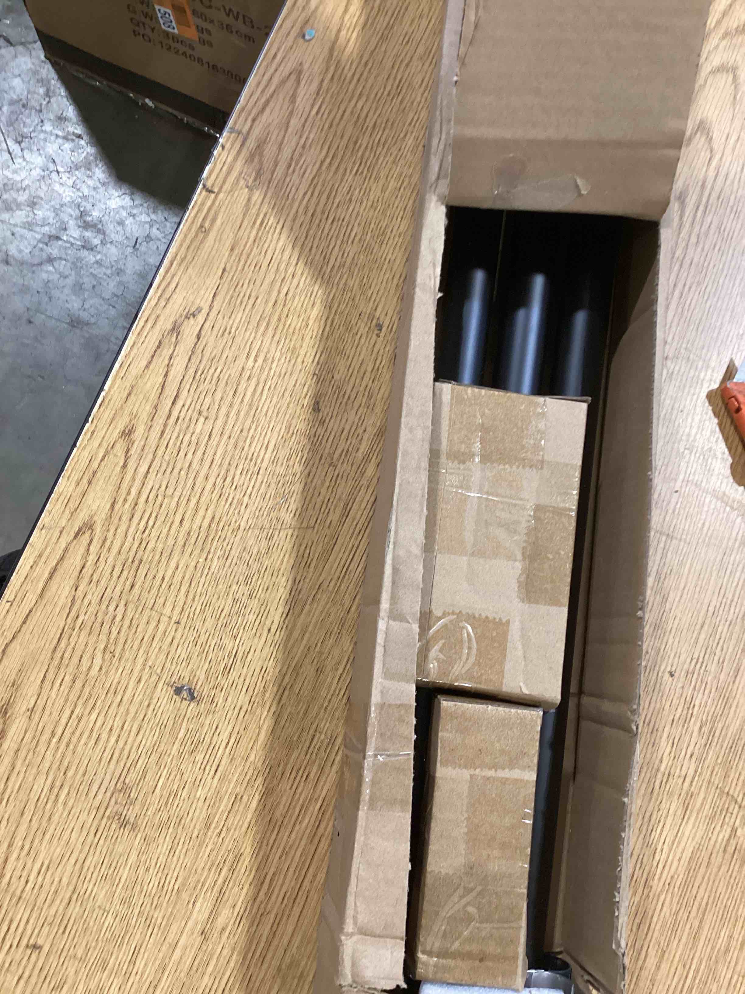 https://s3.amazonaws.com/lotting-images-prod/bidfta/PPE1740920_1752505239331.jpeg