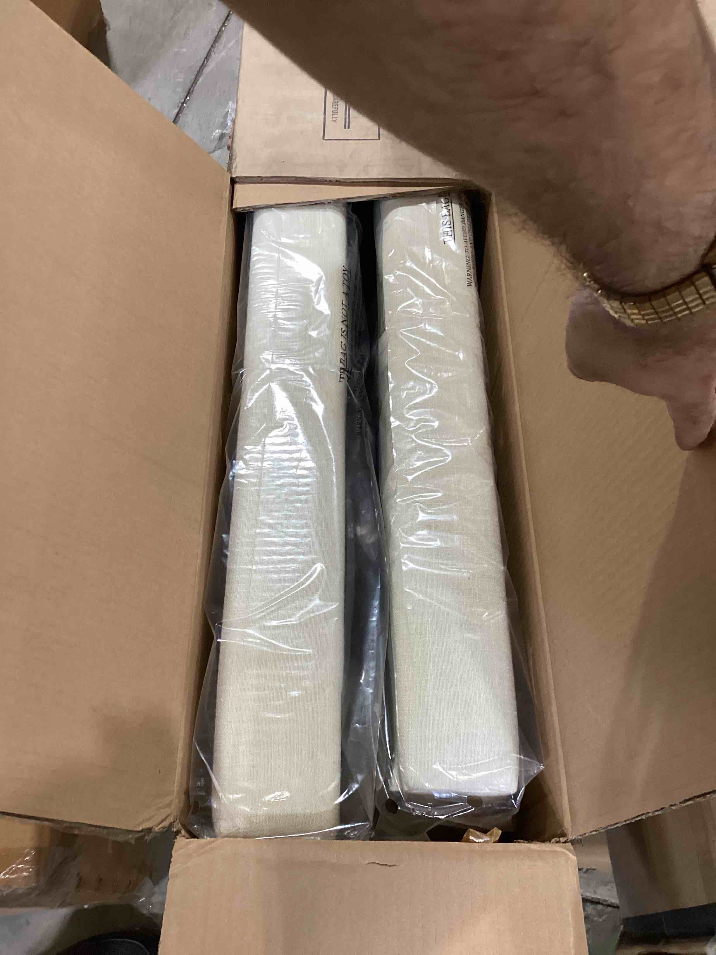 https://s3.amazonaws.com/lotting-images-prod/bidfta/PPE1740981_1752605399287.jpeg