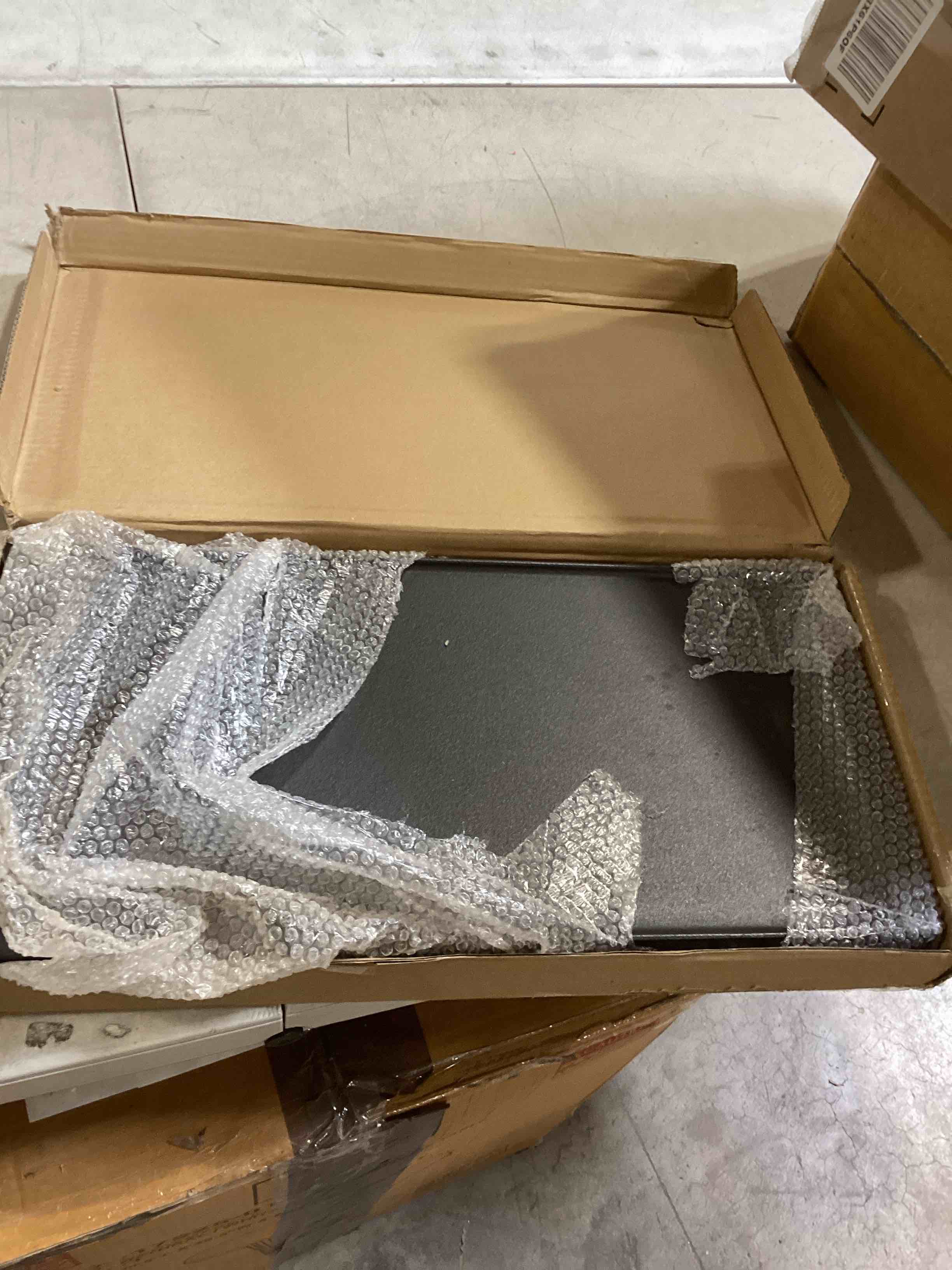 https://s3.amazonaws.com/lotting-images-prod/bidfta/PPE1743370_1746810392593.jpeg