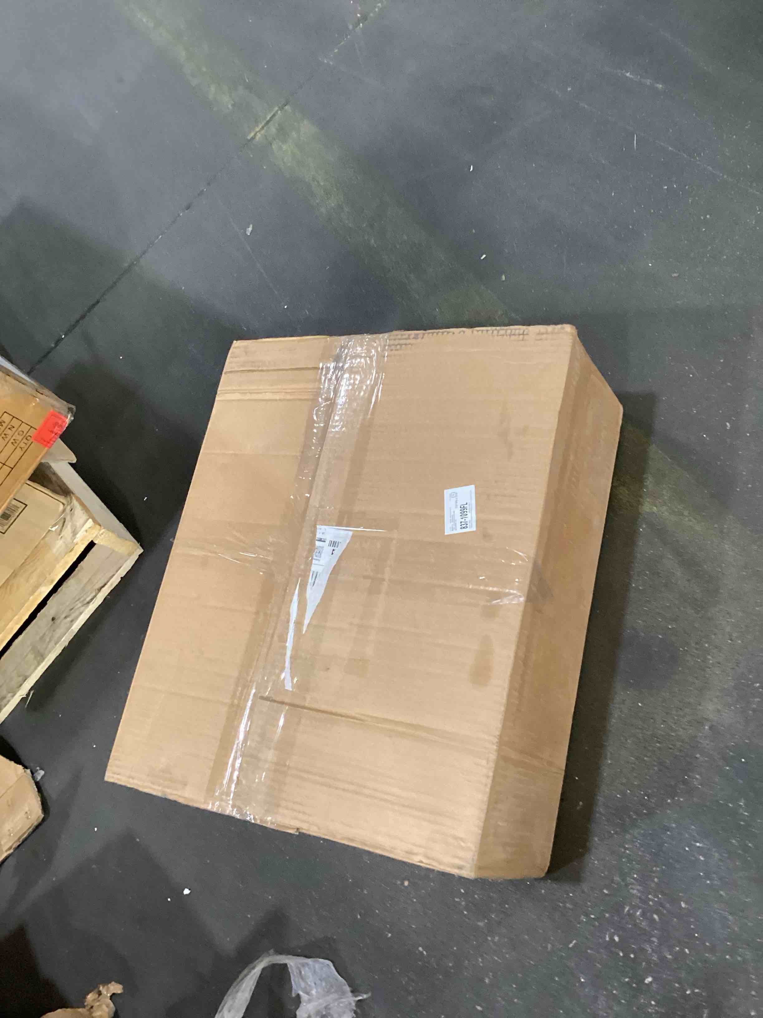 https://s3.amazonaws.com/lotting-images-prod/bidfta/PPE1746457_1749669400300.jpeg