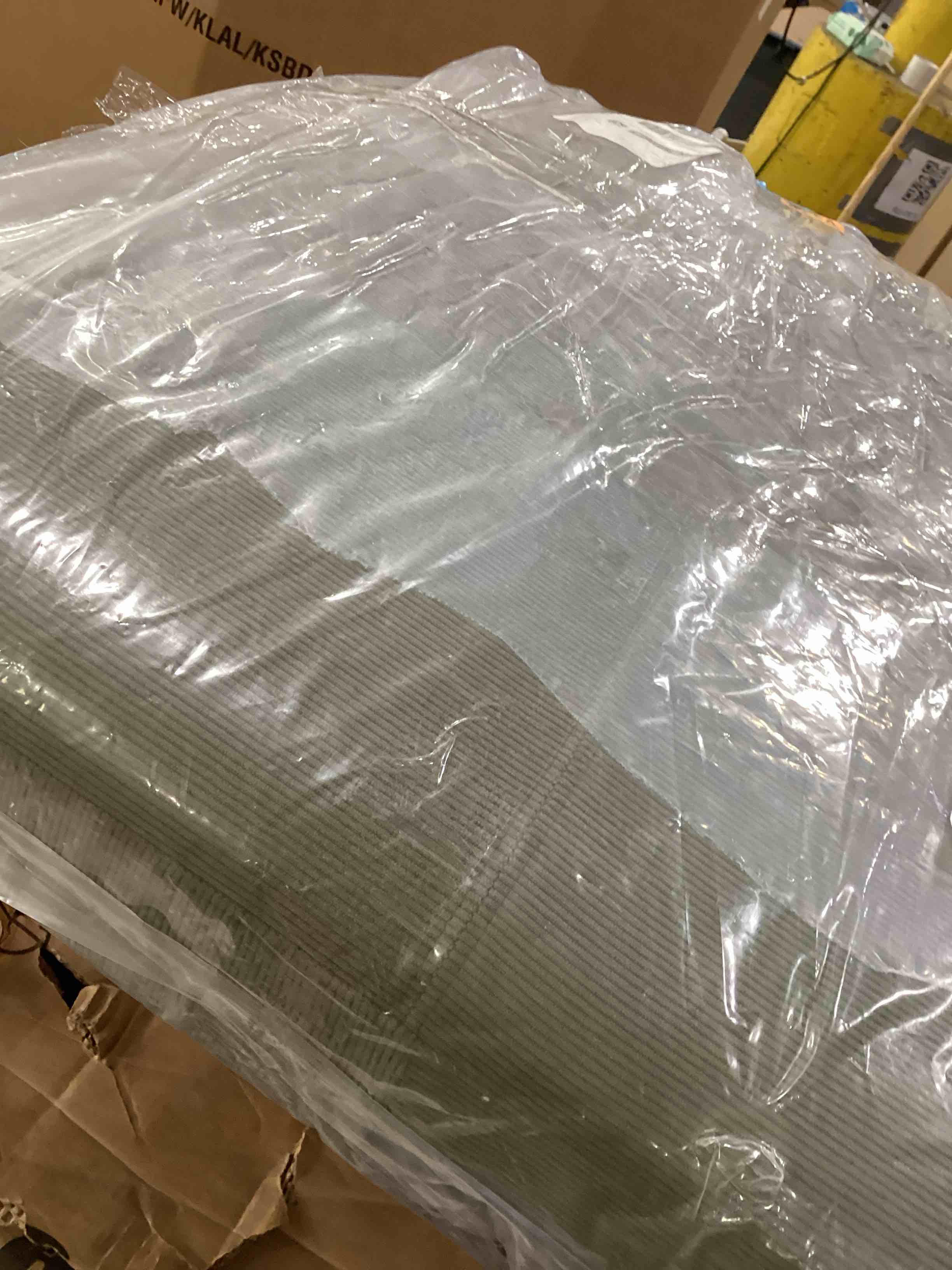 https://s3.amazonaws.com/lotting-images-prod/bidfta/PPE1746458_1749670336050.jpeg