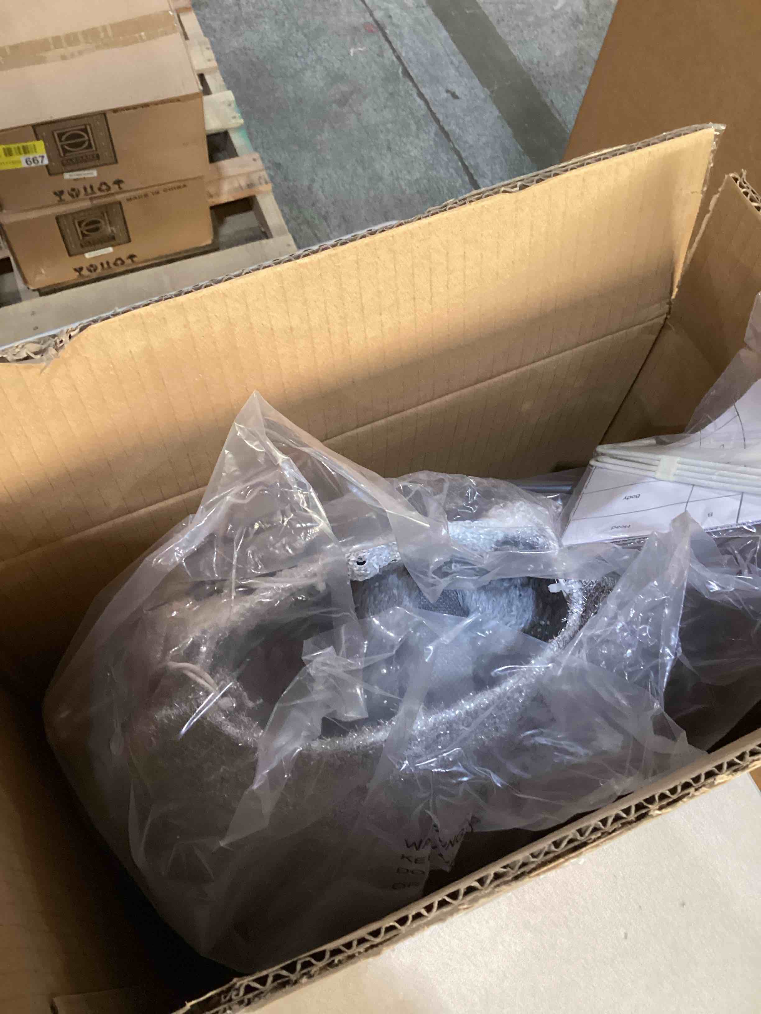 https://s3.amazonaws.com/lotting-images-prod/bidfta/PPE1748223_1737498856346.jpeg