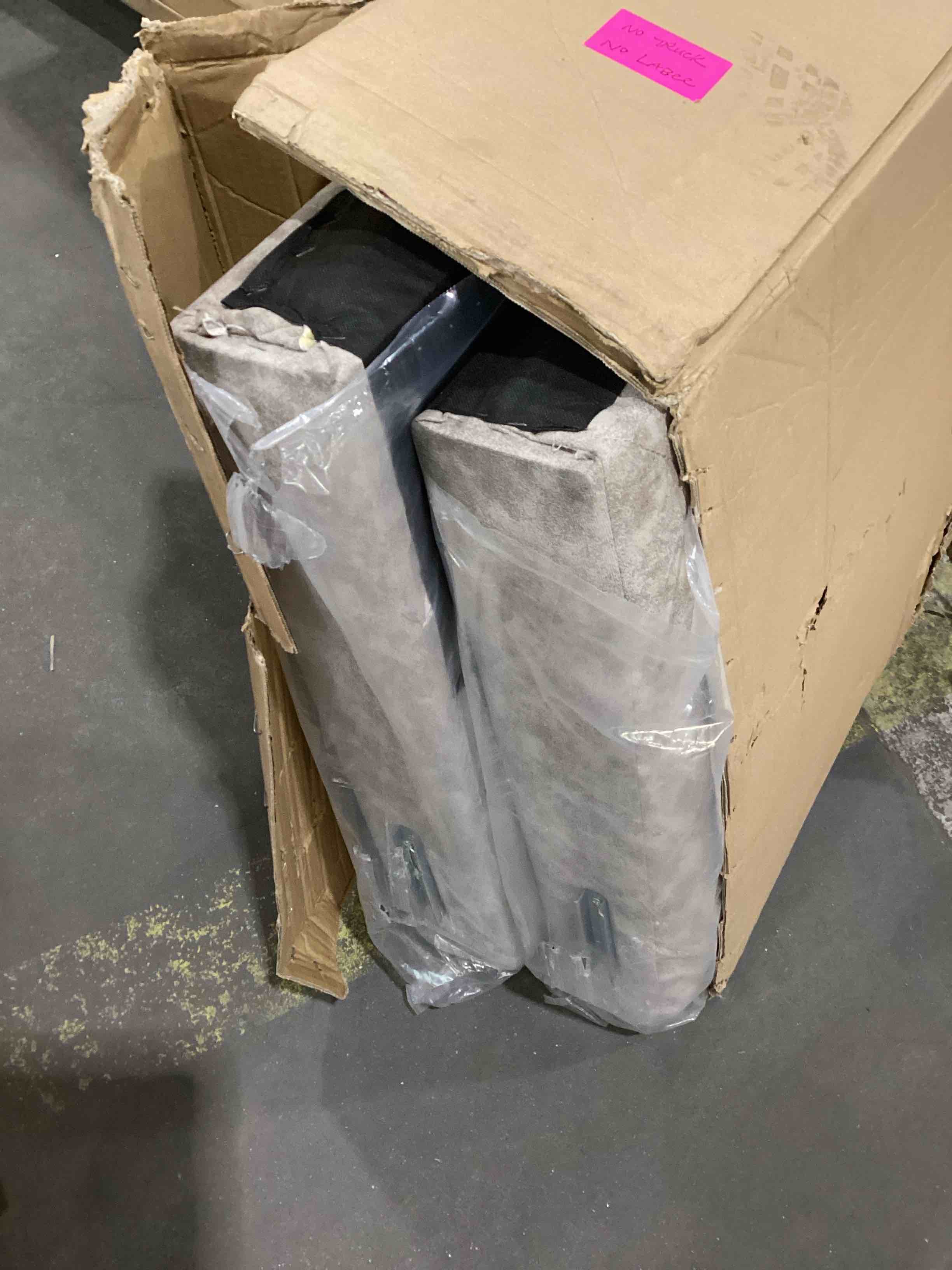 https://s3.amazonaws.com/lotting-images-prod/bidfta/PPE1748331_1737648307759.jpeg