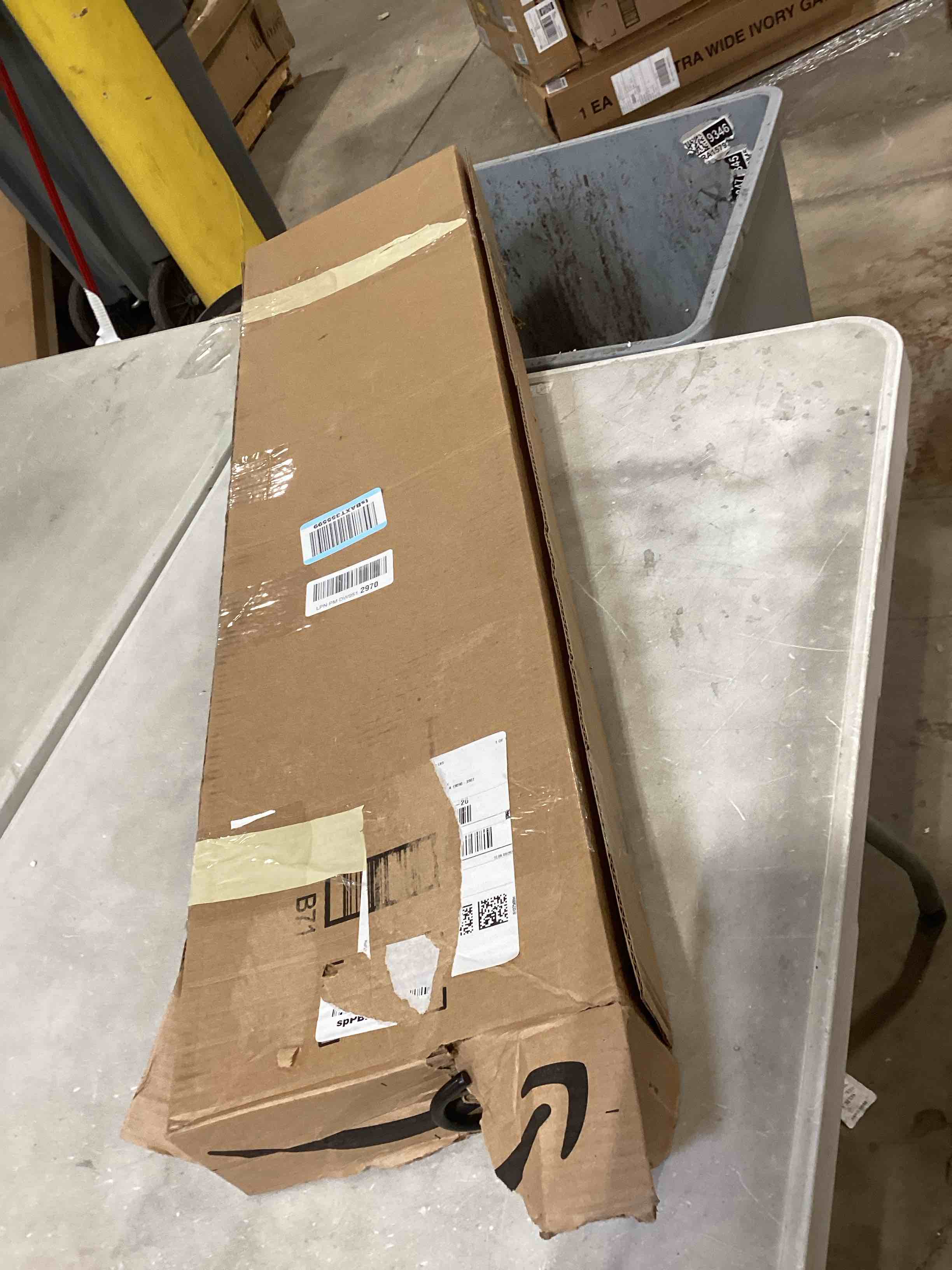 https://s3.amazonaws.com/lotting-images-prod/bidfta/PPE1770409_1745332862013.jpeg