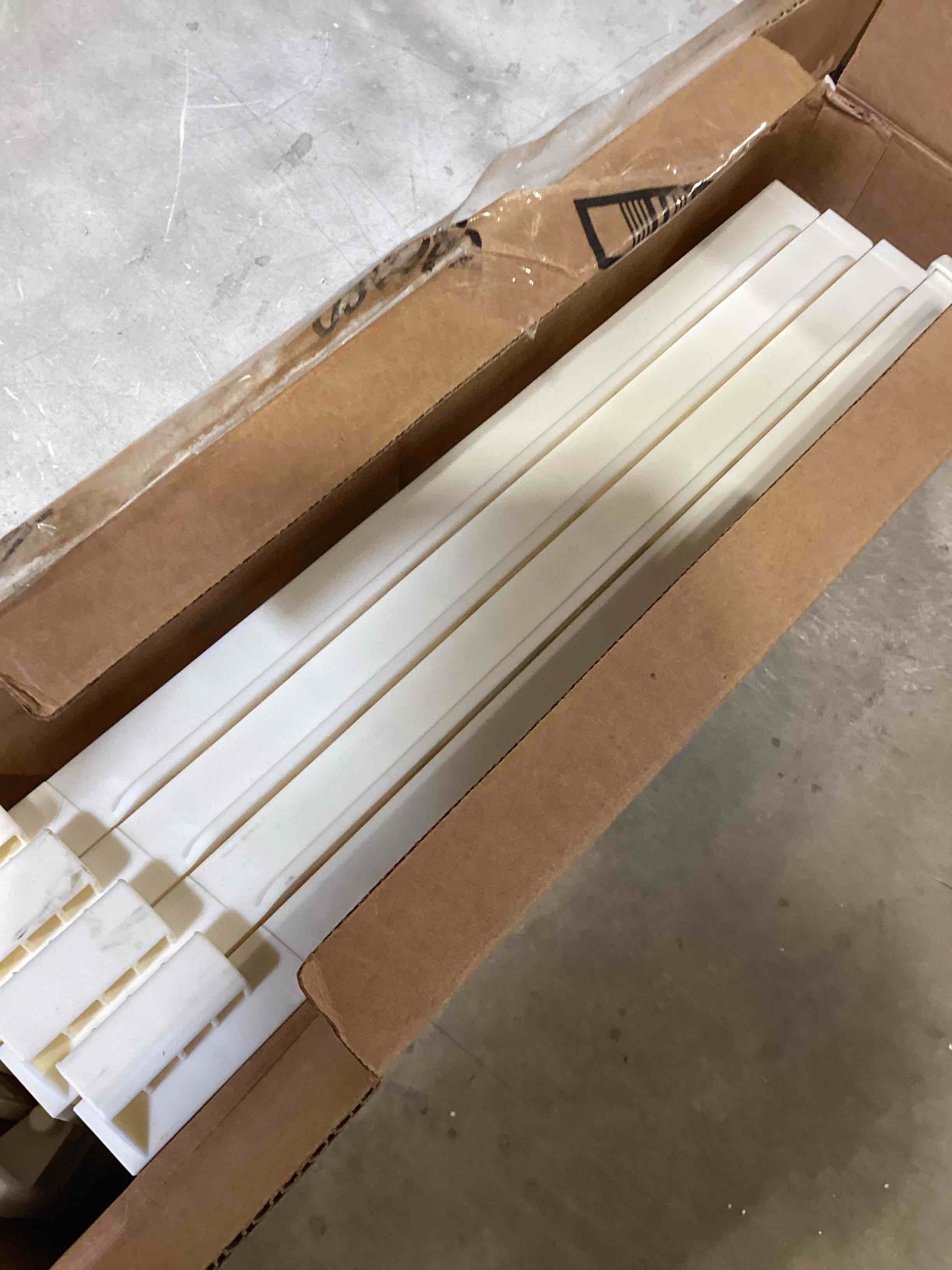 https://s3.amazonaws.com/lotting-images-prod/bidfta/PPE1770431_1745335007278.jpeg