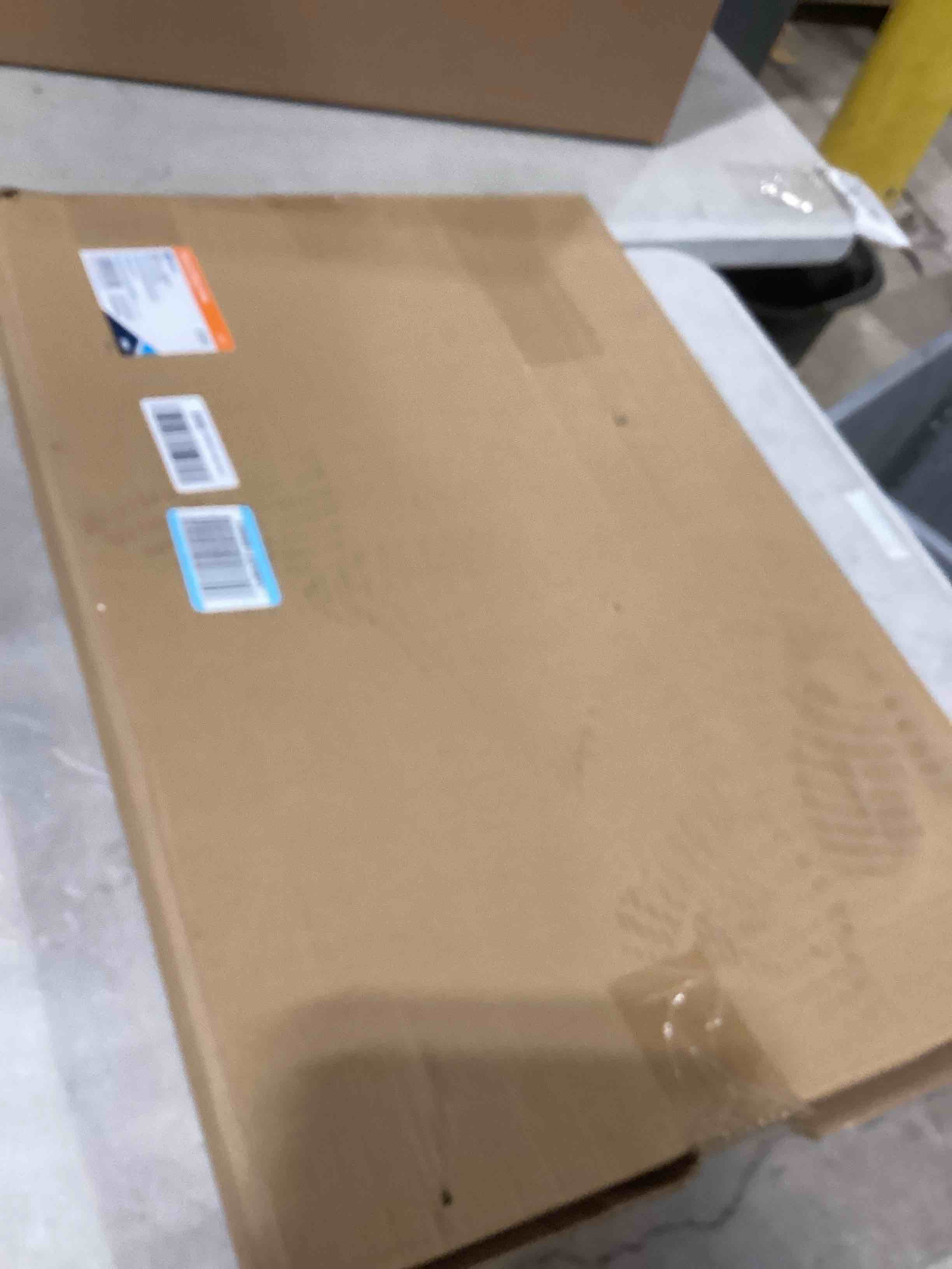 https://s3.amazonaws.com/lotting-images-prod/bidfta/PPE1770513_1745407924186.jpeg