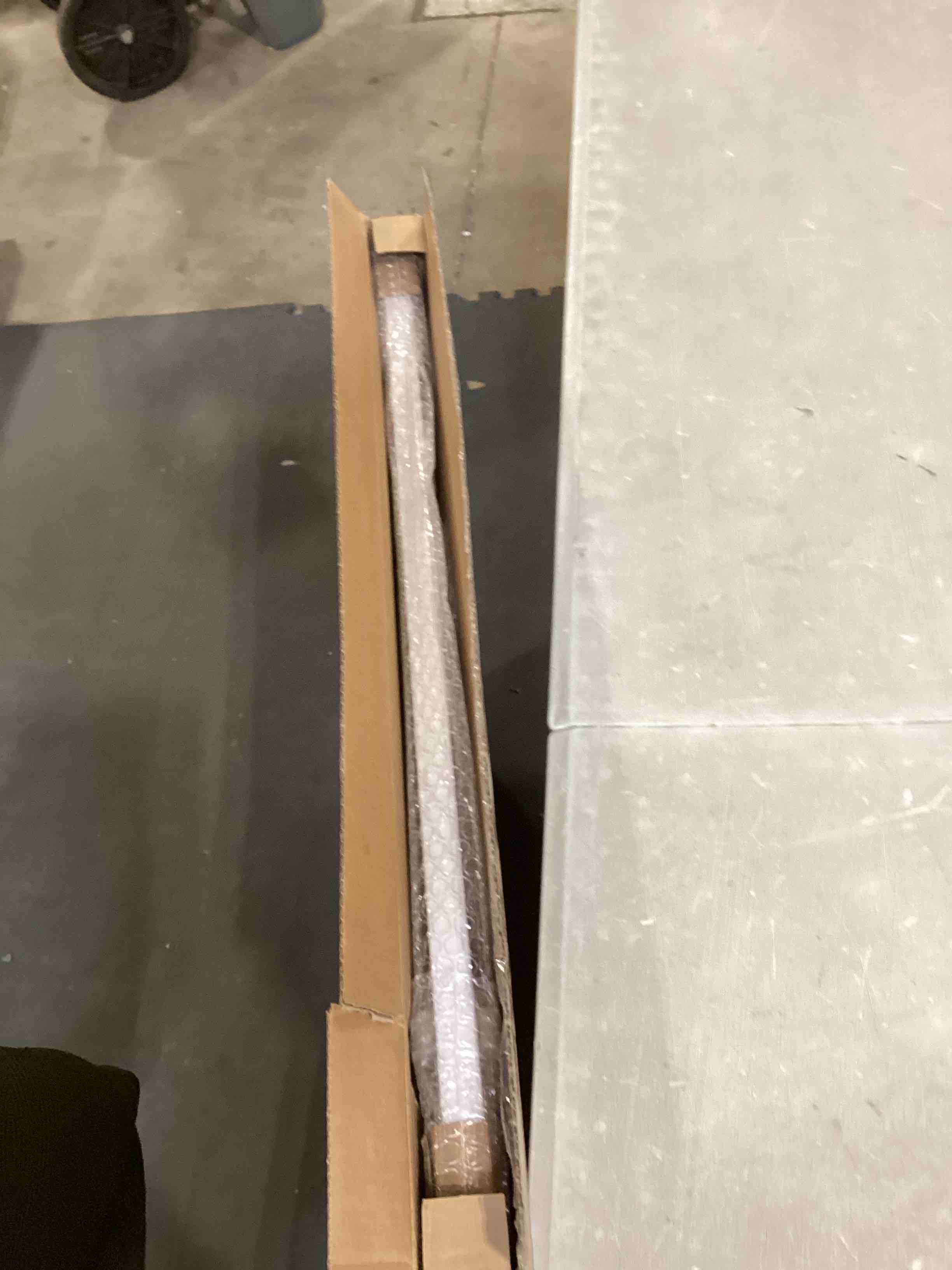 https://s3.amazonaws.com/lotting-images-prod/bidfta/PPE1770757_1745520898484.jpeg