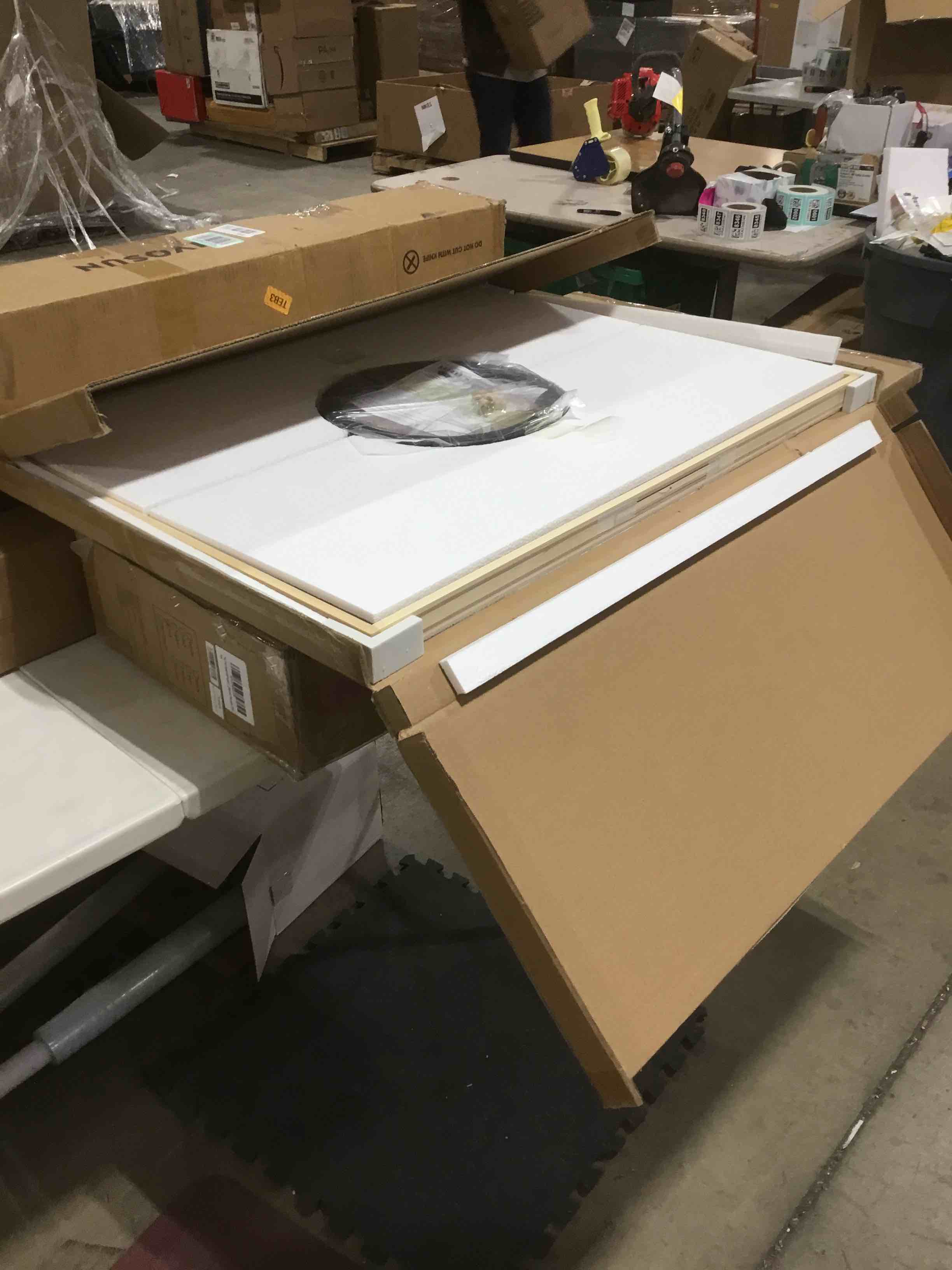 https://s3.amazonaws.com/lotting-images-prod/bidfta/PPE1771348_1735915723559.jpeg