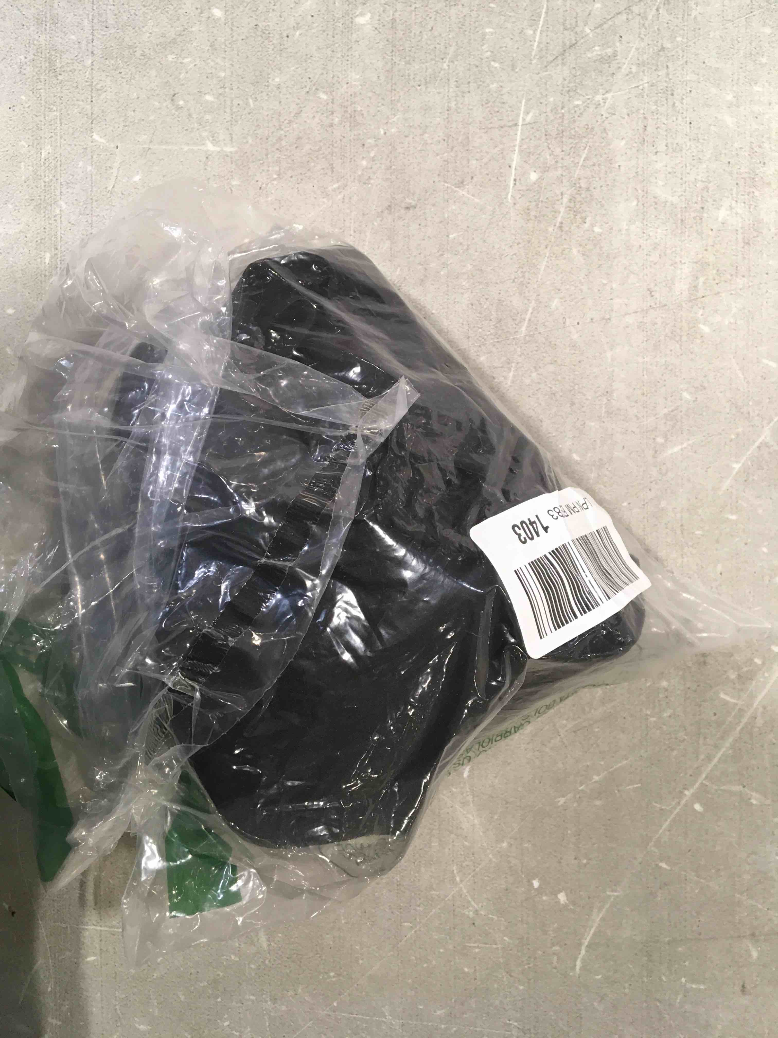 https://s3.amazonaws.com/lotting-images-prod/bidfta/PPE1771864_1738081567701.jpeg