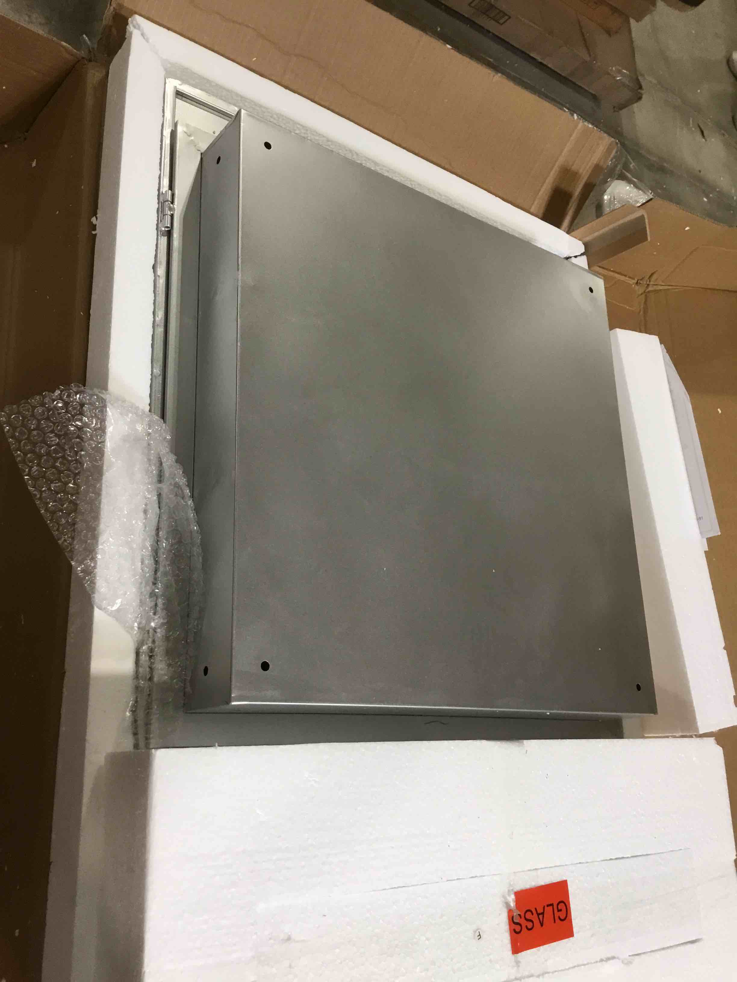 https://s3.amazonaws.com/lotting-images-prod/bidfta/PPE1773608_1742576558092.jpeg