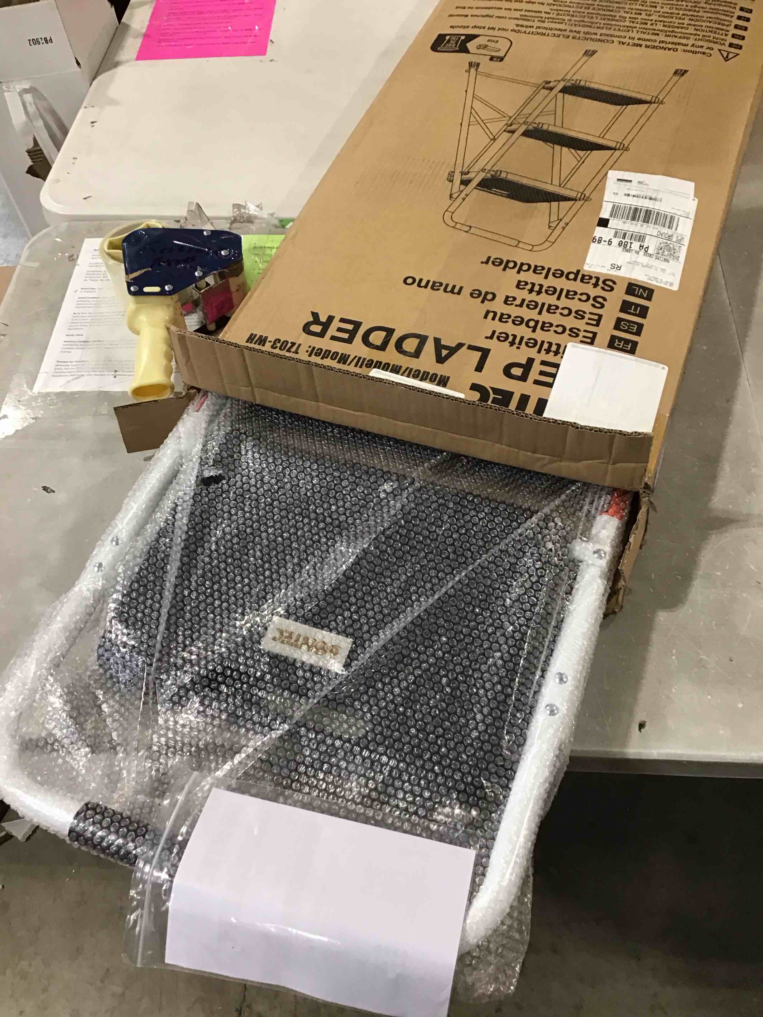 https://s3.amazonaws.com/lotting-images-prod/bidfta/PPE1774914_1740515076023.jpeg