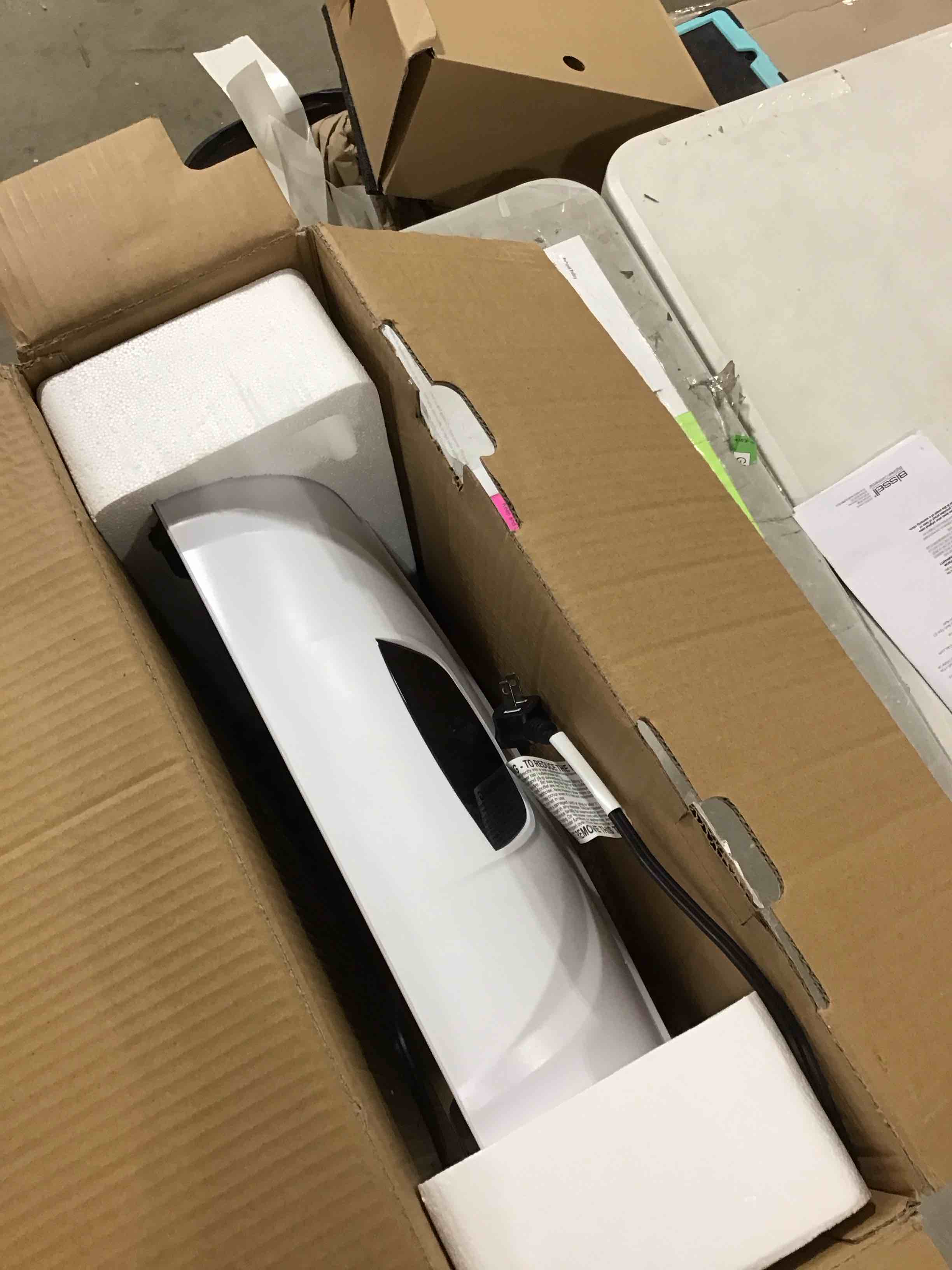 https://s3.amazonaws.com/lotting-images-prod/bidfta/PPE1775375_1740664131760.jpeg
