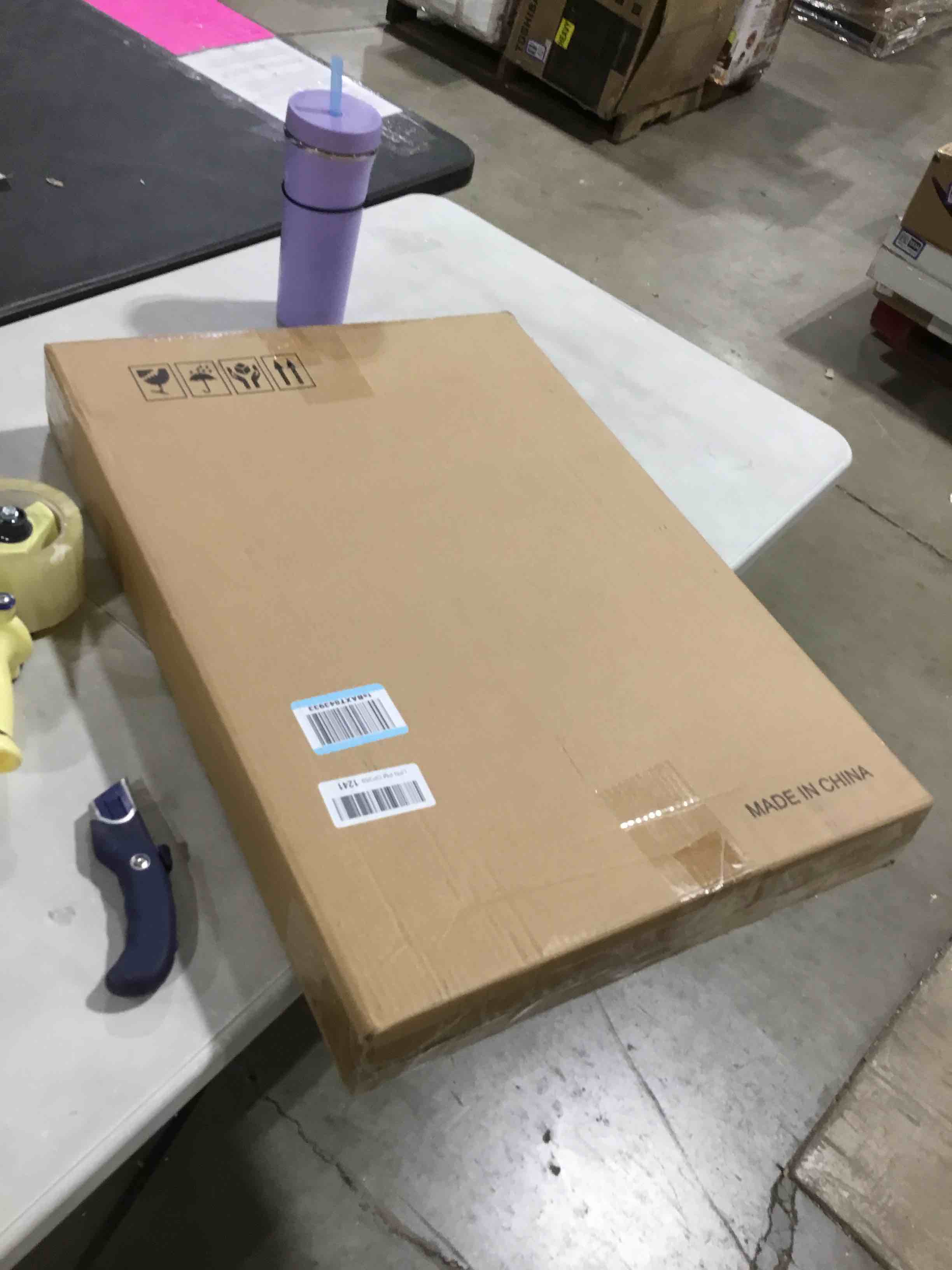 https://s3.amazonaws.com/lotting-images-prod/bidfta/PPE1775574_1740668971473.jpeg