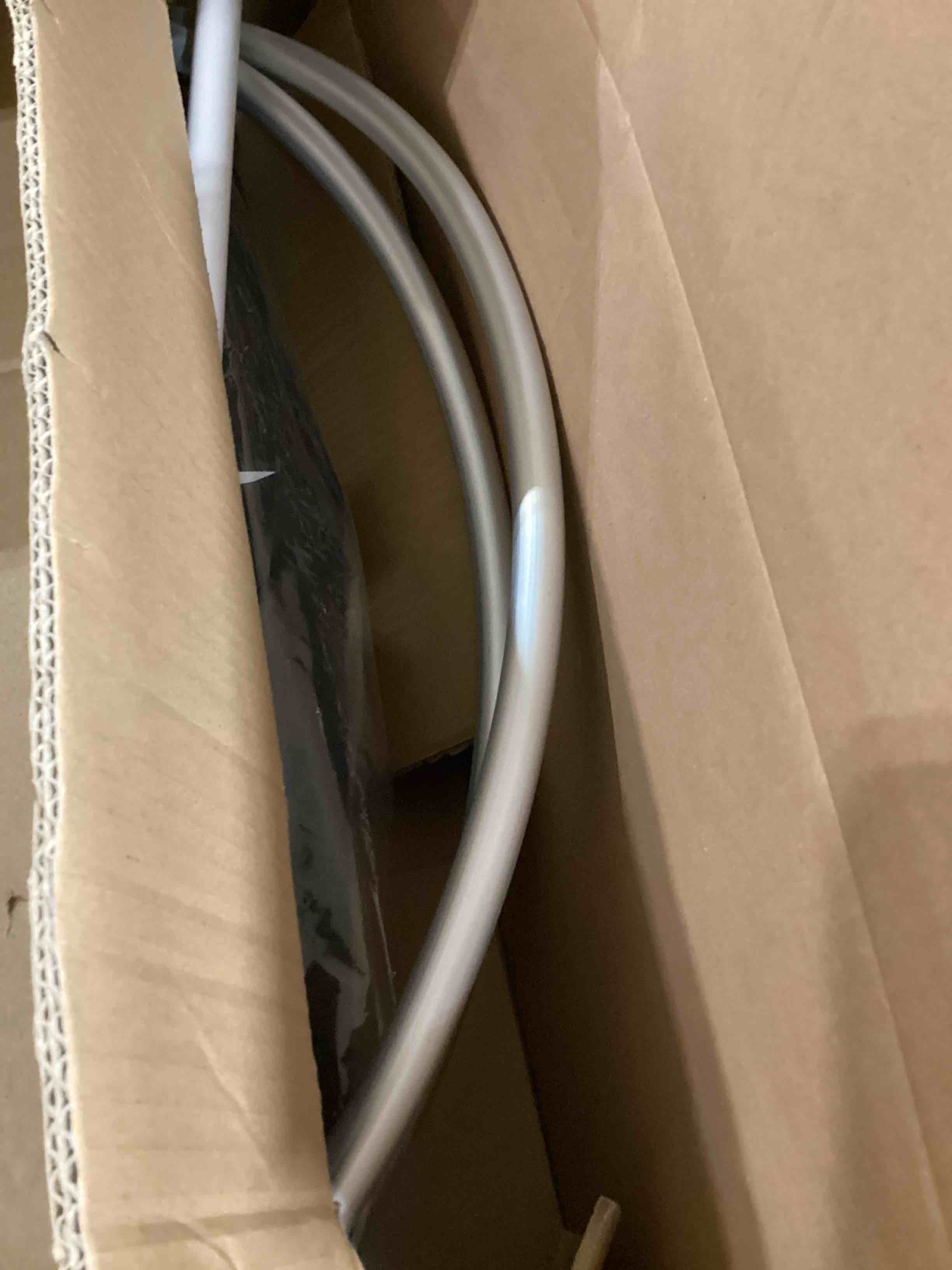 https://s3.amazonaws.com/lotting-images-prod/bidfta/PPE1777506_1741350417787.jpeg