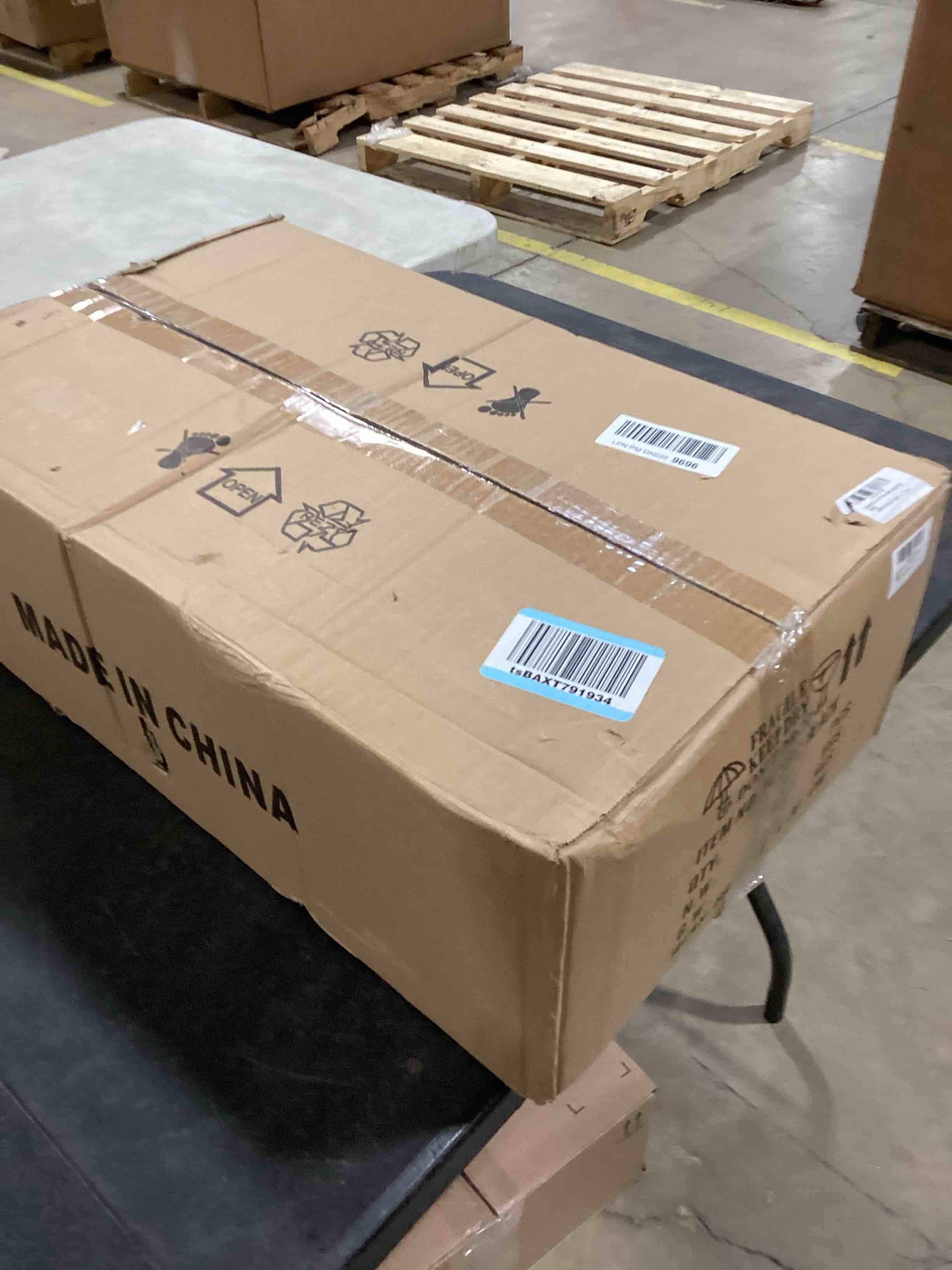 https://s3.amazonaws.com/lotting-images-prod/bidfta/PPE1778229_1742218795924.jpeg