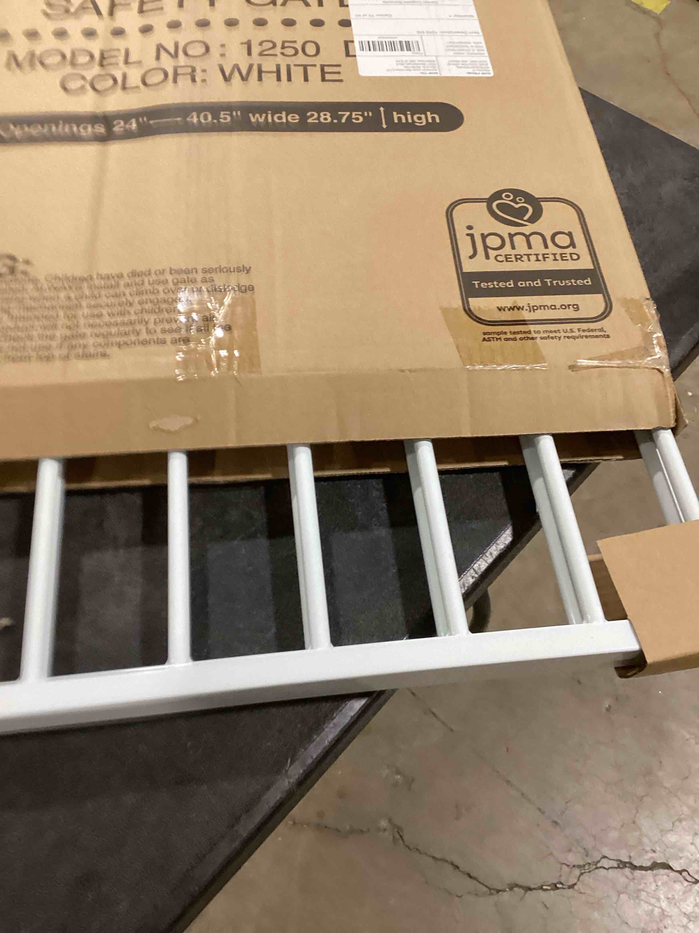 https://s3.amazonaws.com/lotting-images-prod/bidfta/PPE1778318_1742298241336.jpeg