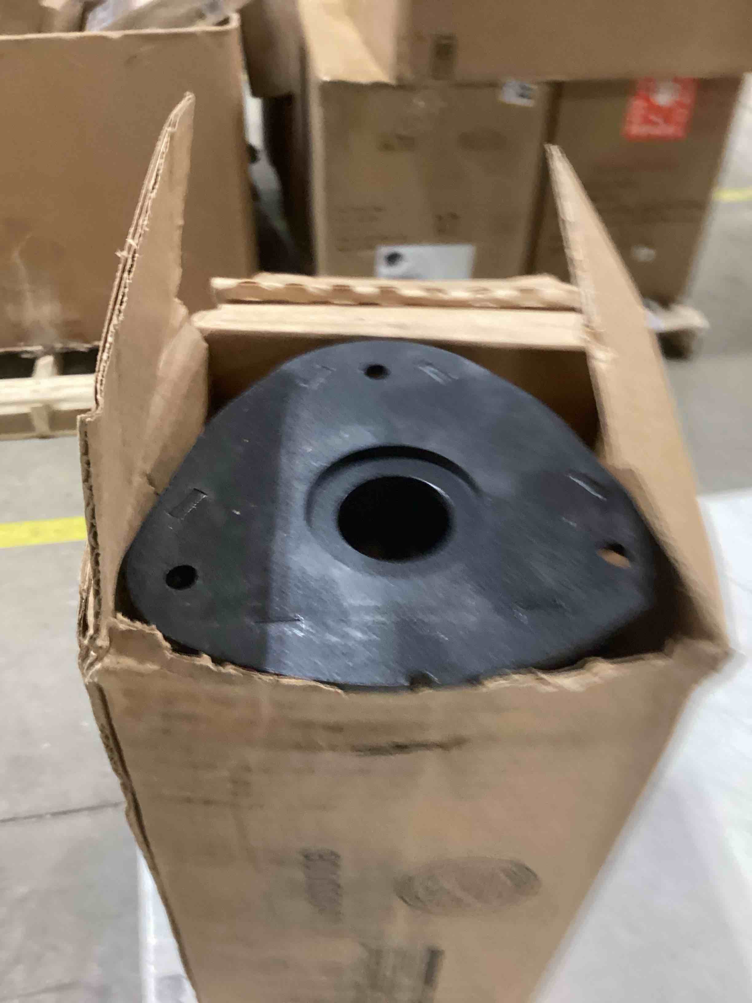 https://s3.amazonaws.com/lotting-images-prod/bidfta/PPE1779628_1743769084390.jpeg