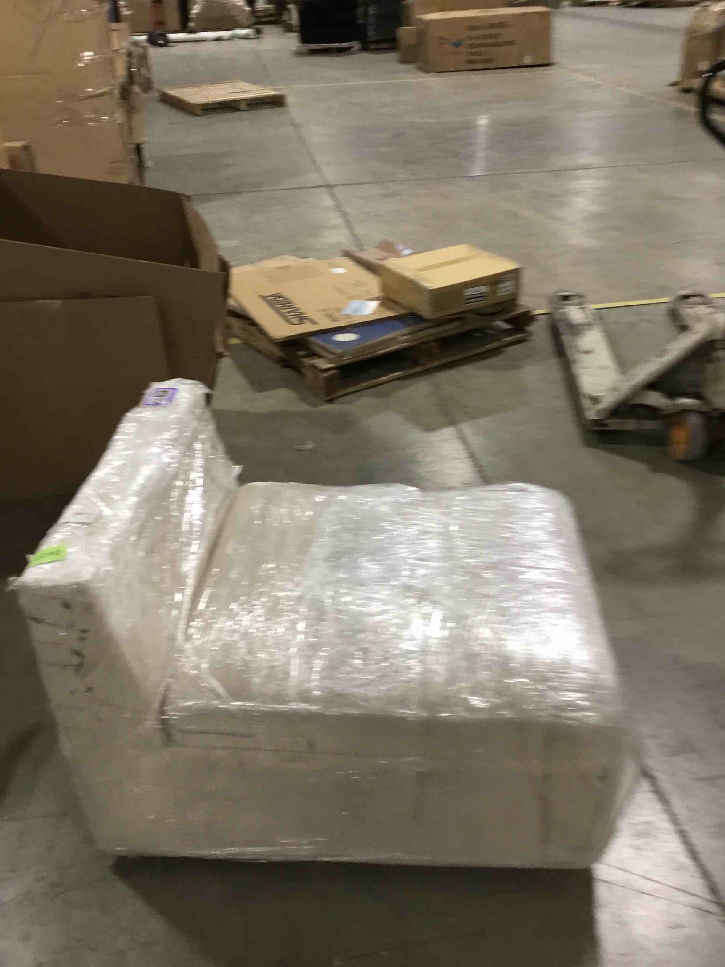 https://s3.amazonaws.com/lotting-images-prod/bidfta/PPE1780430_1737580496590.jpeg