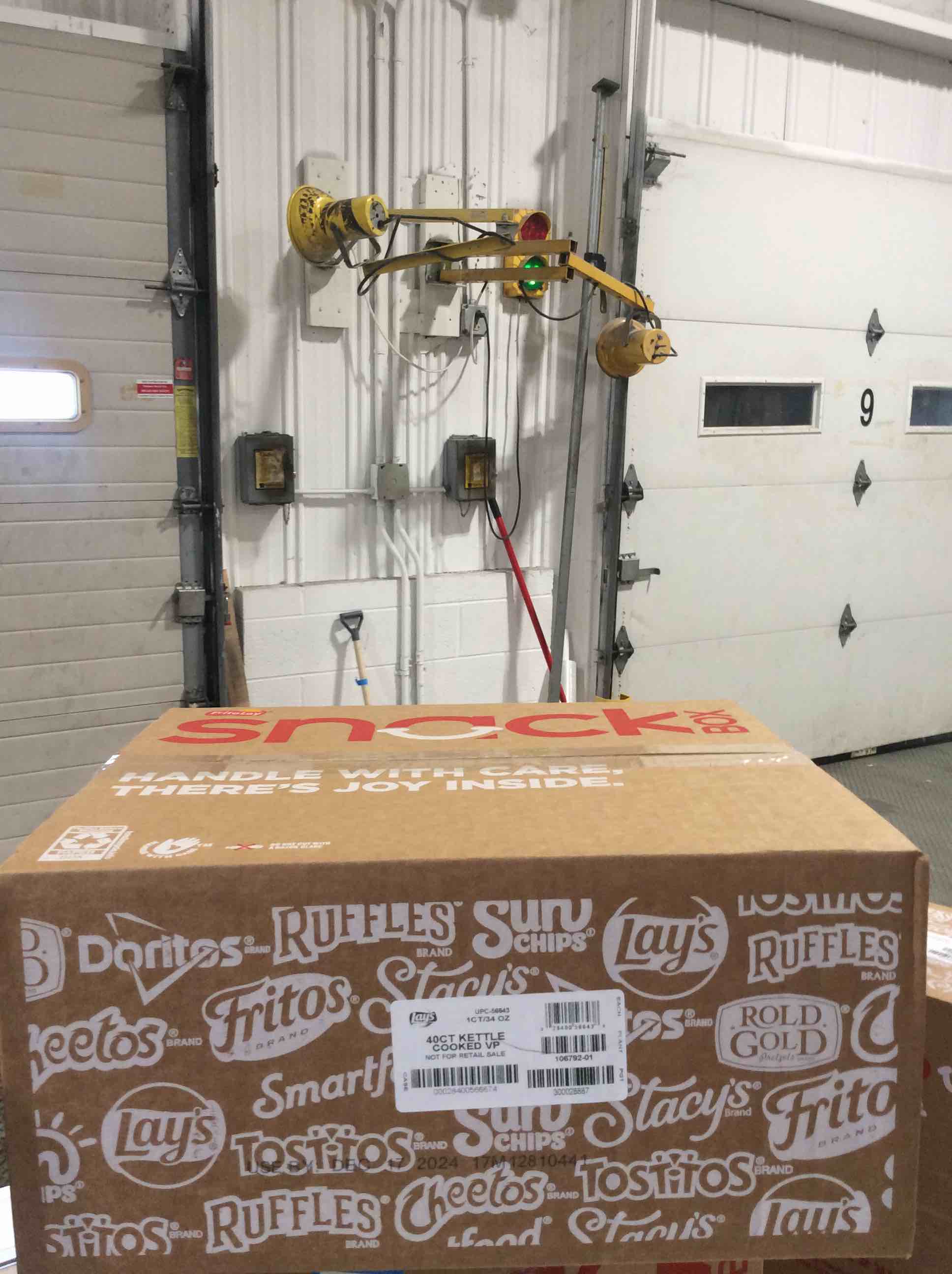 https://s3.amazonaws.com/lotting-images-prod/bidfta/PPE1780627_1738863381520.jpeg