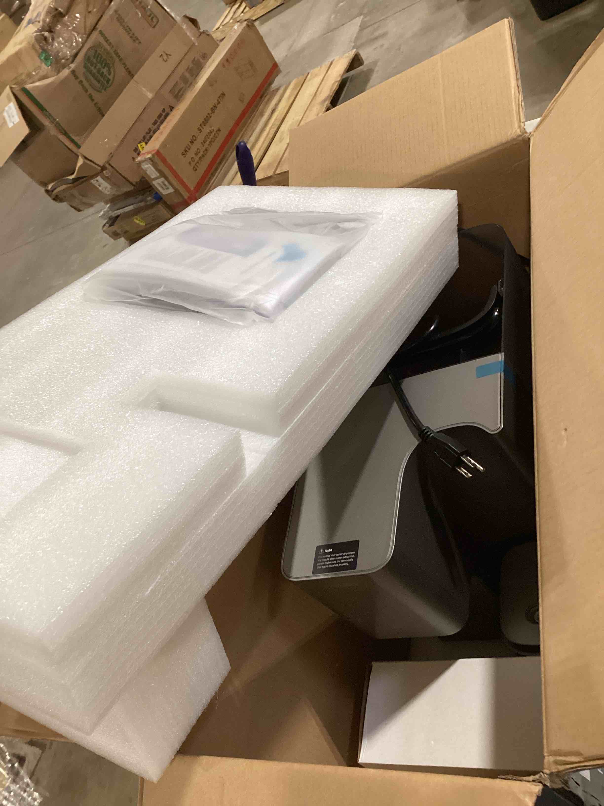https://s3.amazonaws.com/lotting-images-prod/bidfta/PPE1781426_1748443028804.jpeg