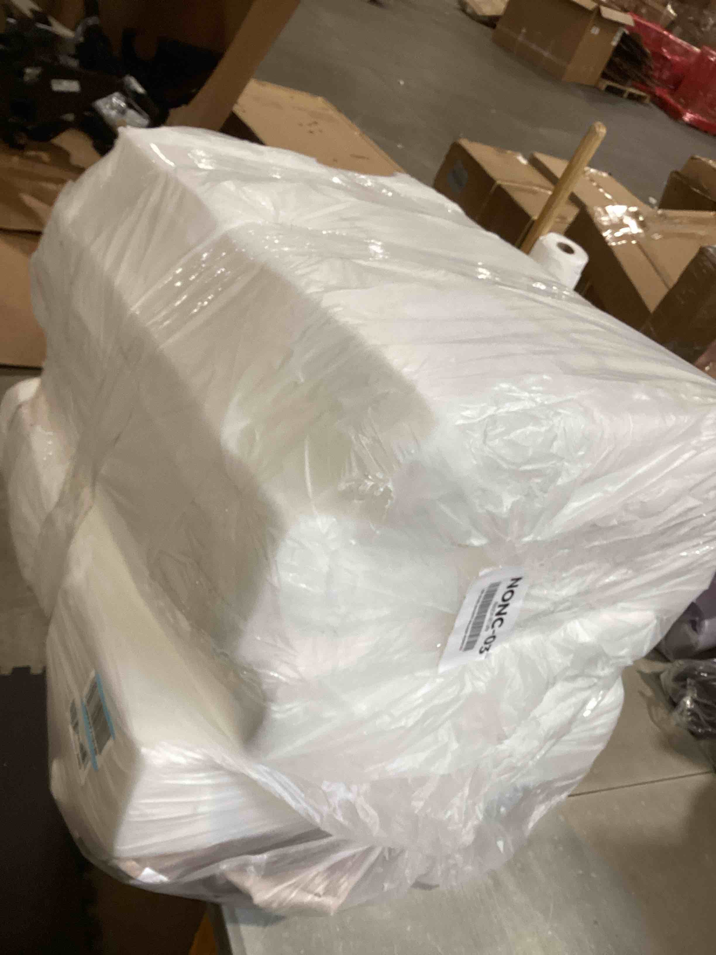 https://s3.amazonaws.com/lotting-images-prod/bidfta/PPE1782568_1749050358111.jpeg