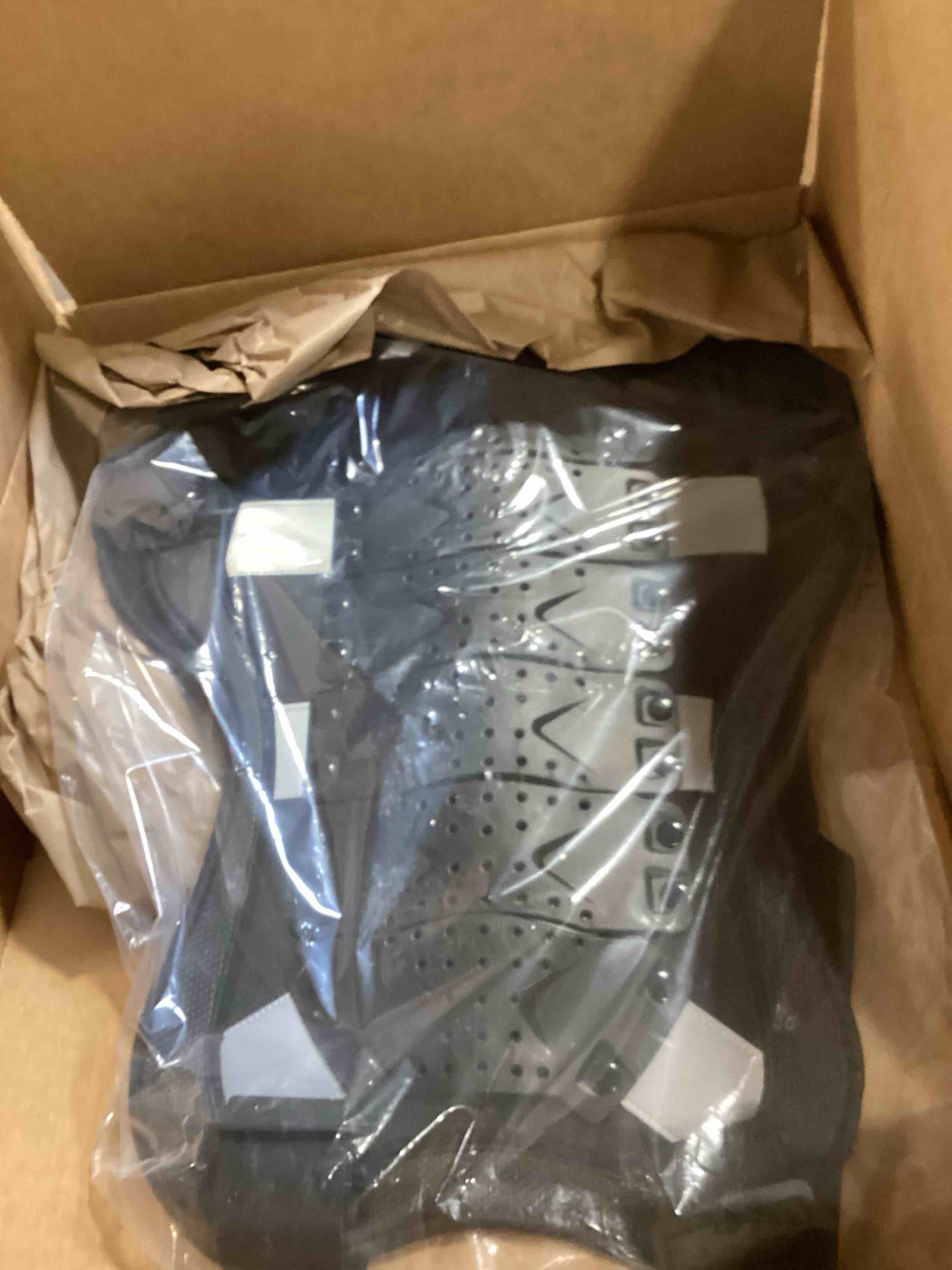https://s3.amazonaws.com/lotting-images-prod/bidfta/PPE1782649_1749063462788.jpeg