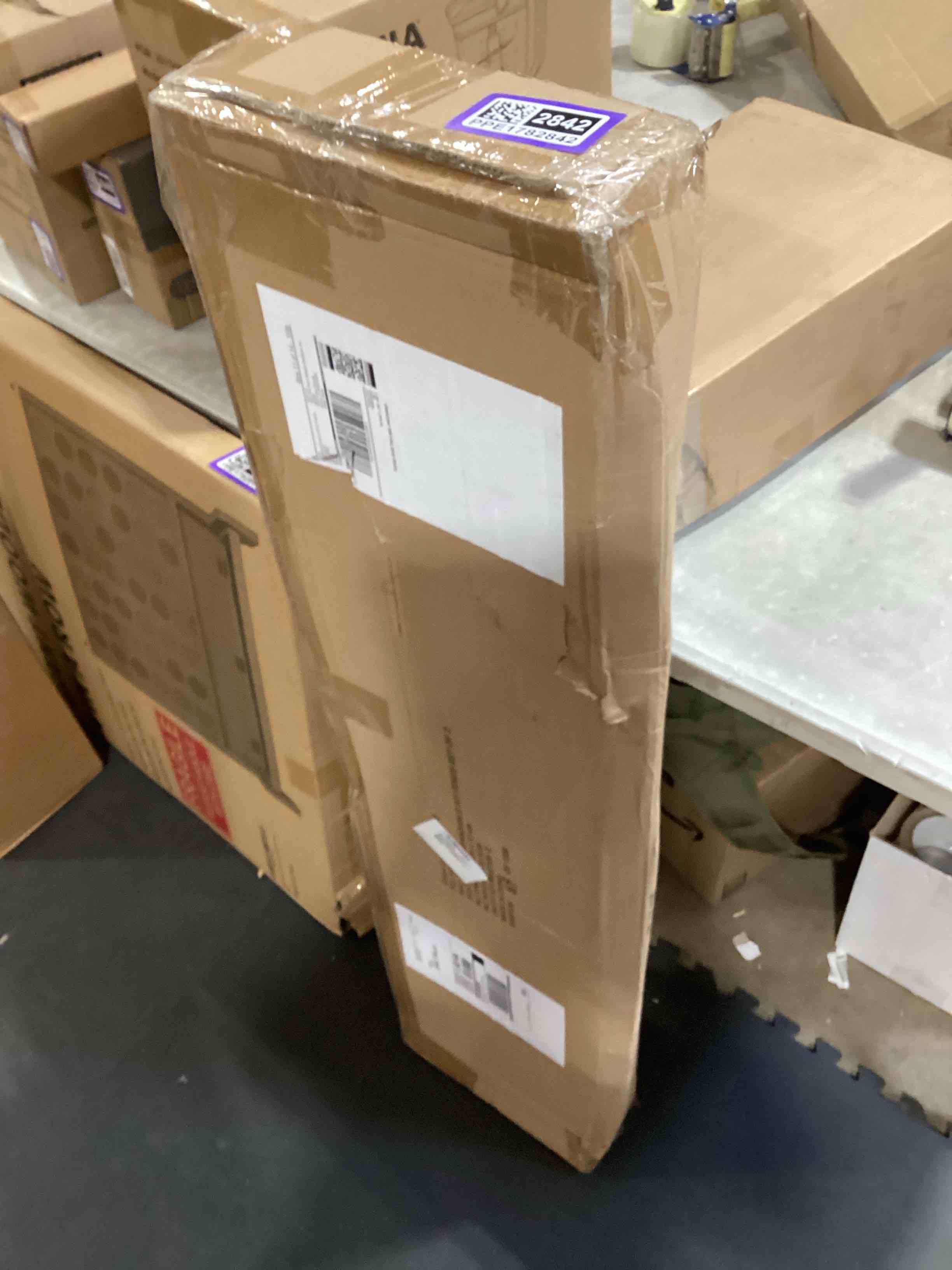 https://s3.amazonaws.com/lotting-images-prod/bidfta/PPE1782842_1749141588640.jpeg
