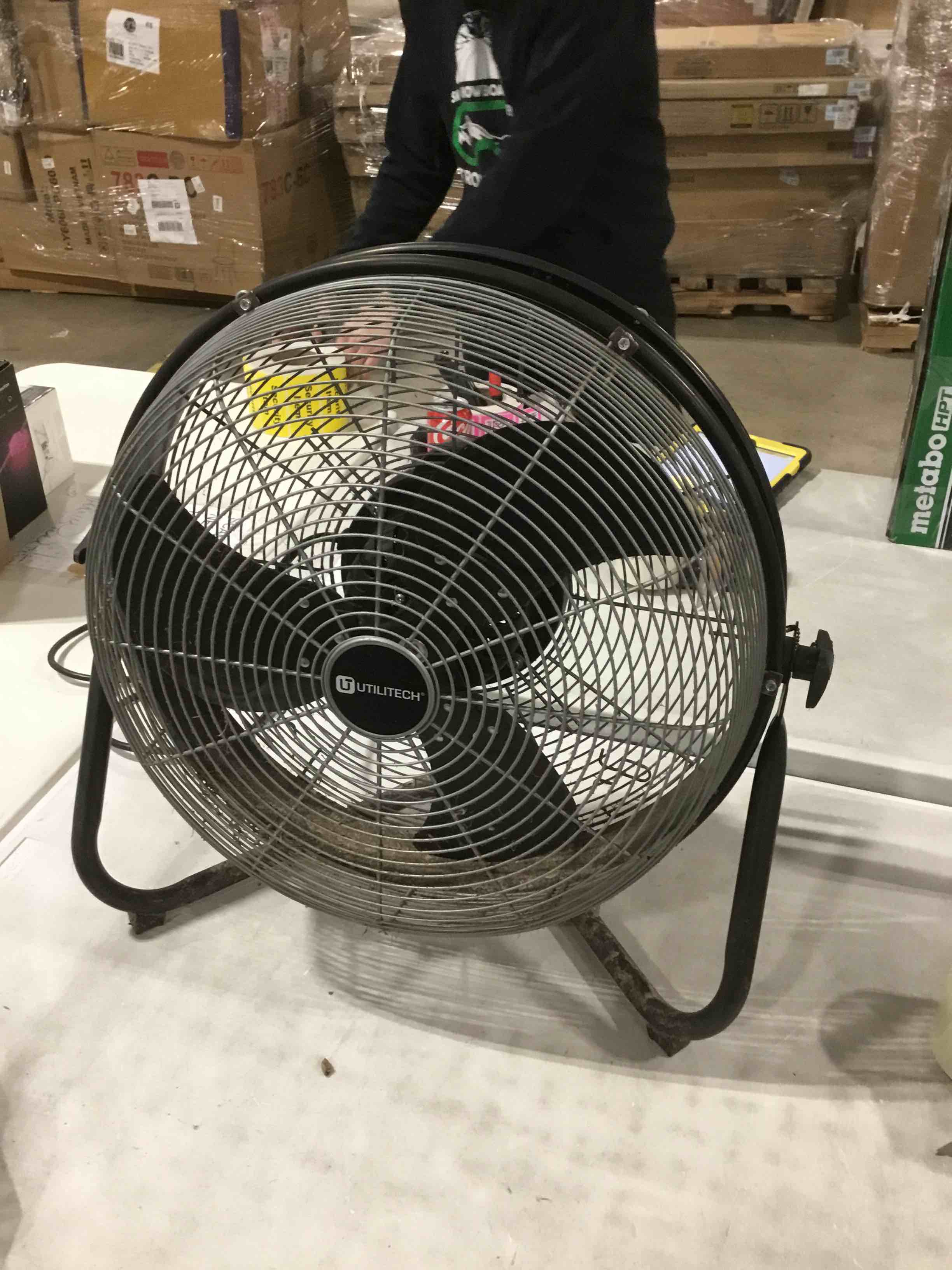 https://s3.amazonaws.com/lotting-images-prod/bidfta/PPE1783556_1736186255814.jpeg