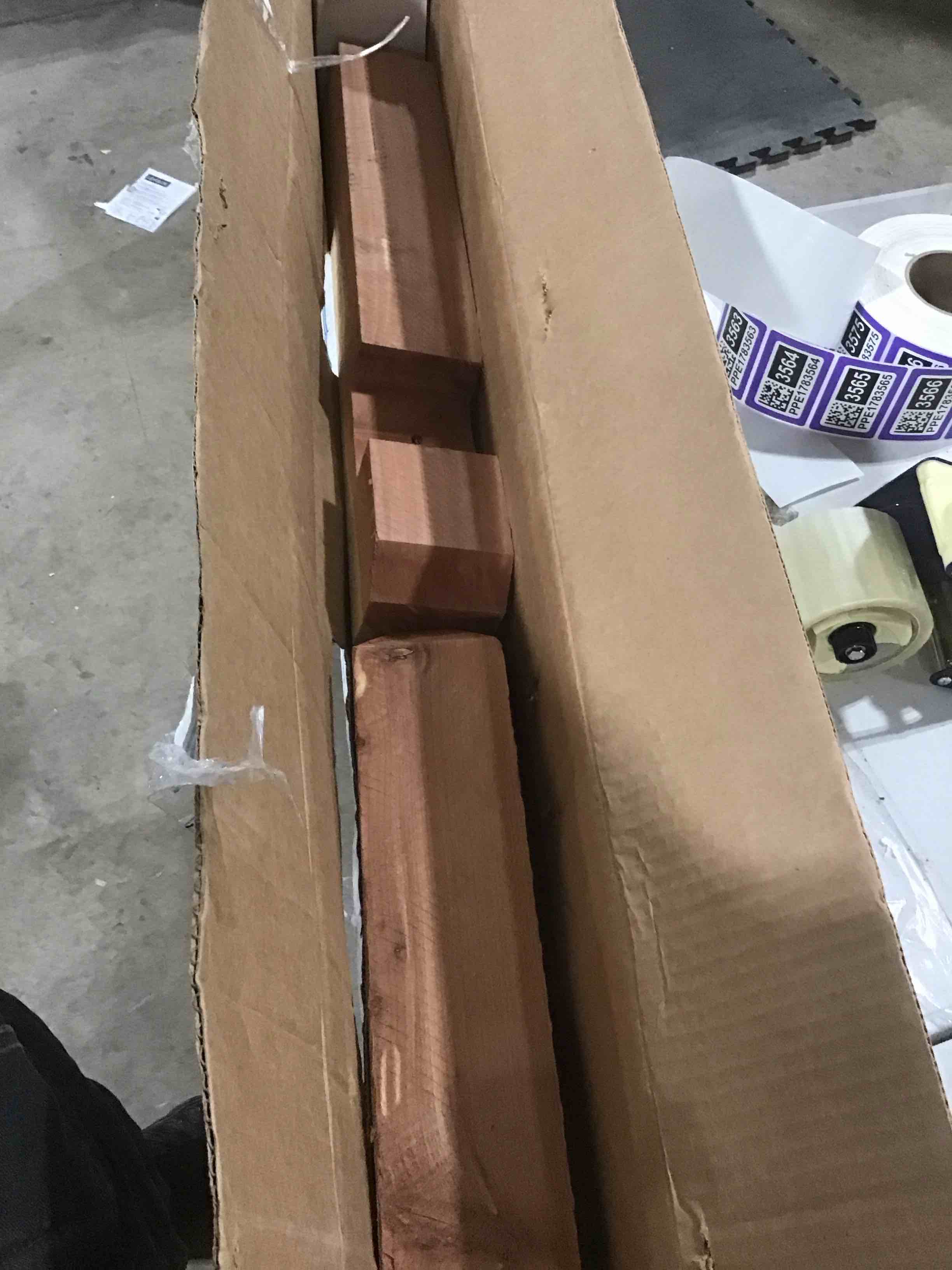 https://s3.amazonaws.com/lotting-images-prod/bidfta/PPE1783561_1736187540302.jpeg